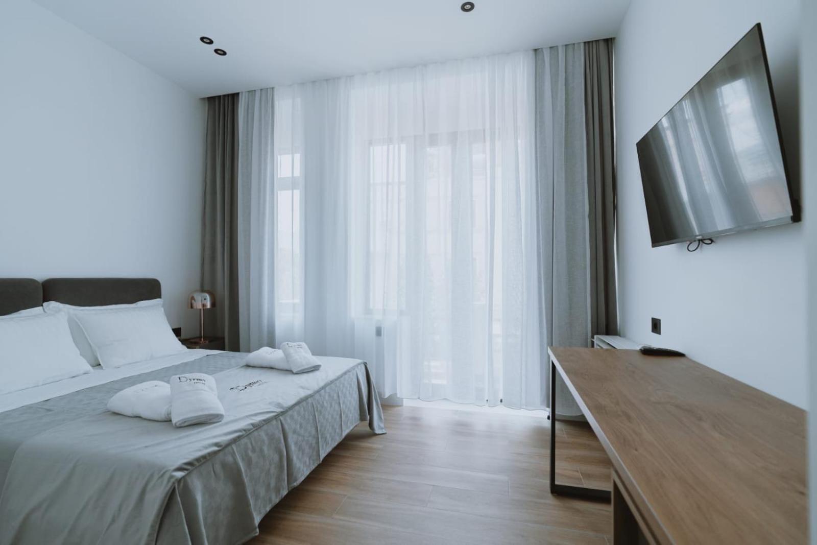 Queen Room with Balcony