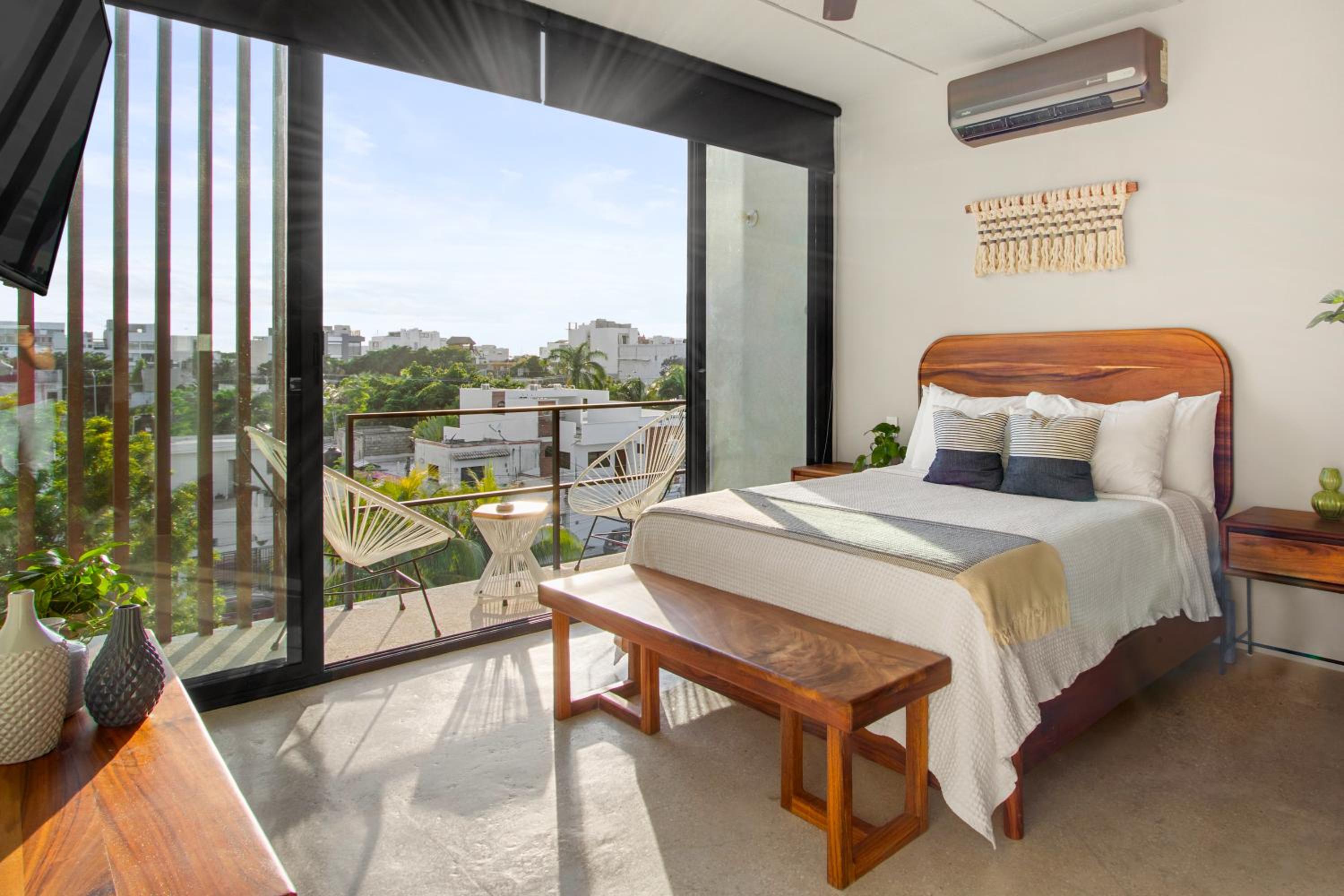 Studio With Balcony