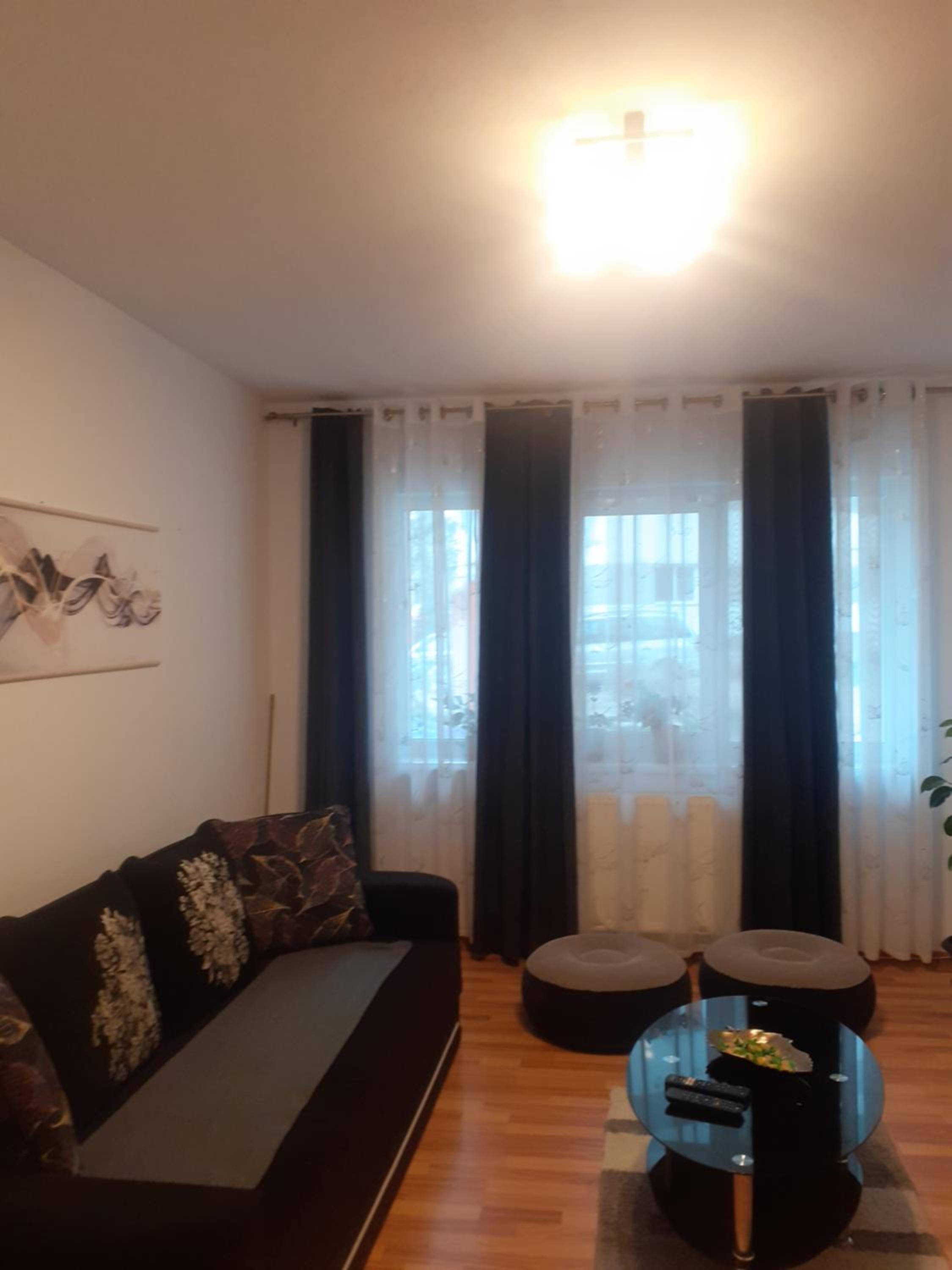 Apartment photo 2