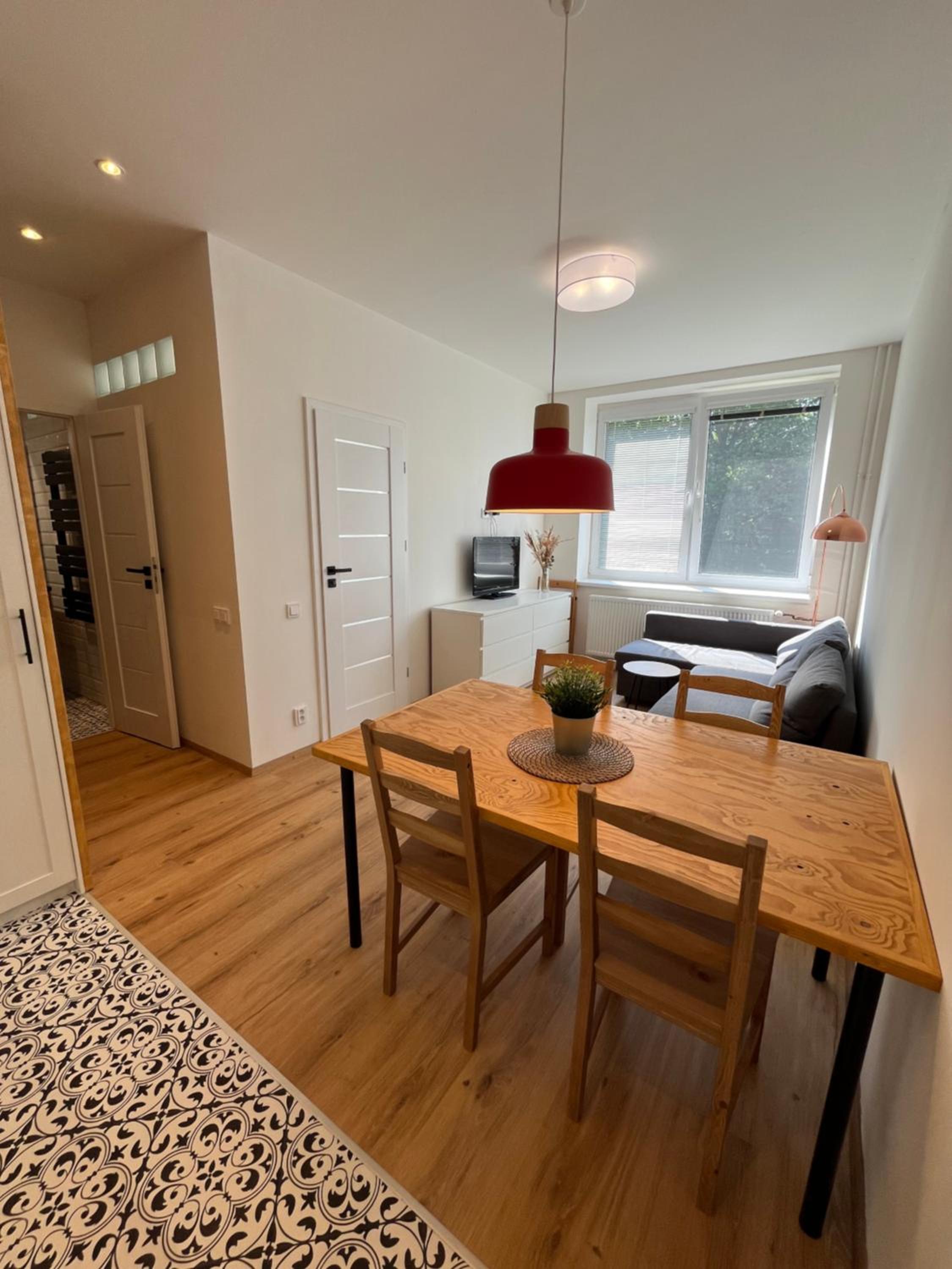 Deluxe One-Bedroom Apartment with Garden View photo 3