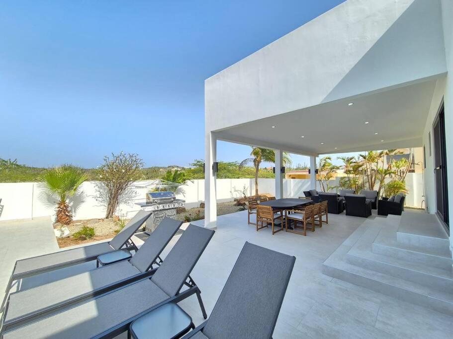Three-Bedroom Villa photo 2