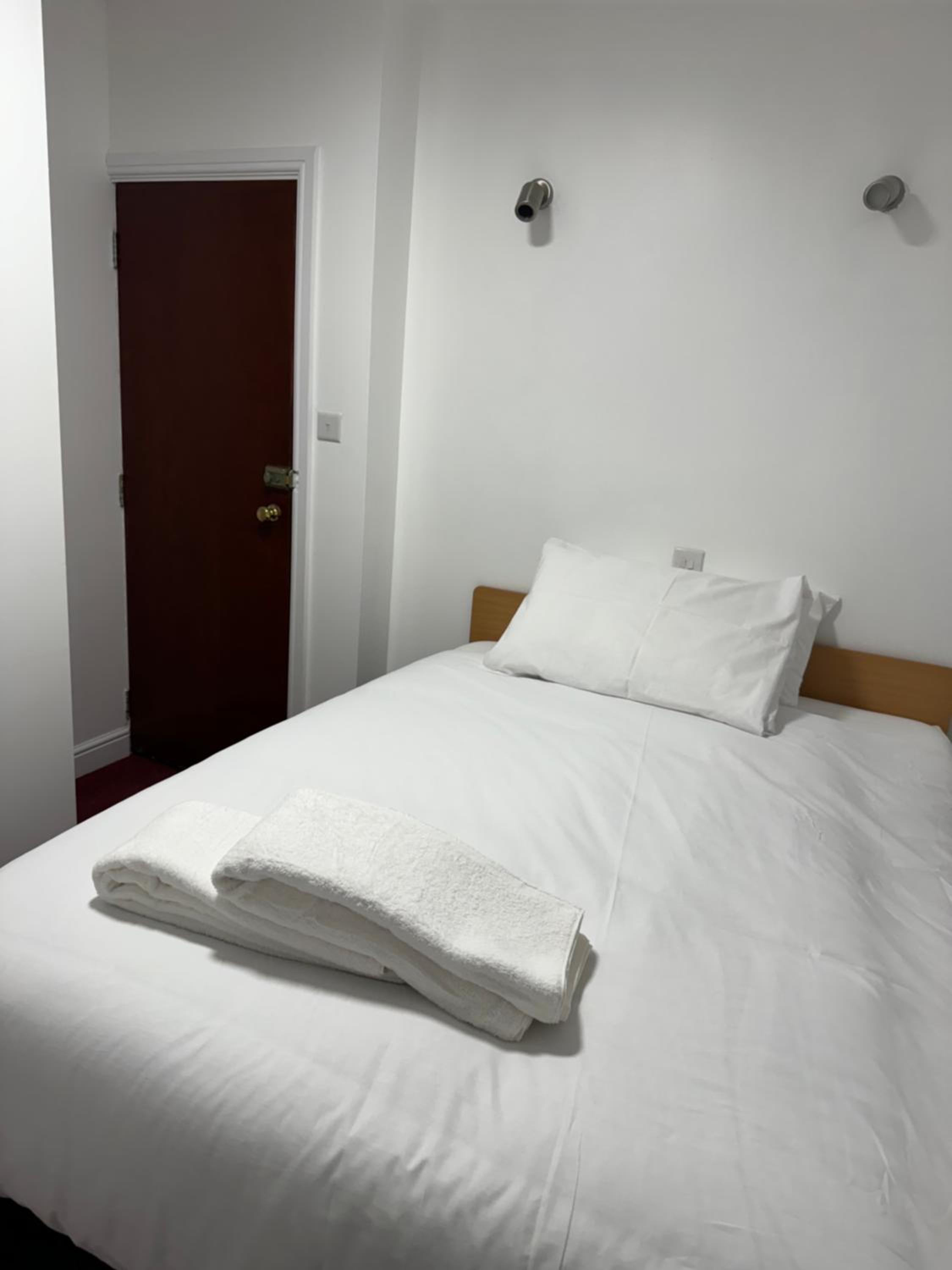 Double Room with Private Bathroom photo 3