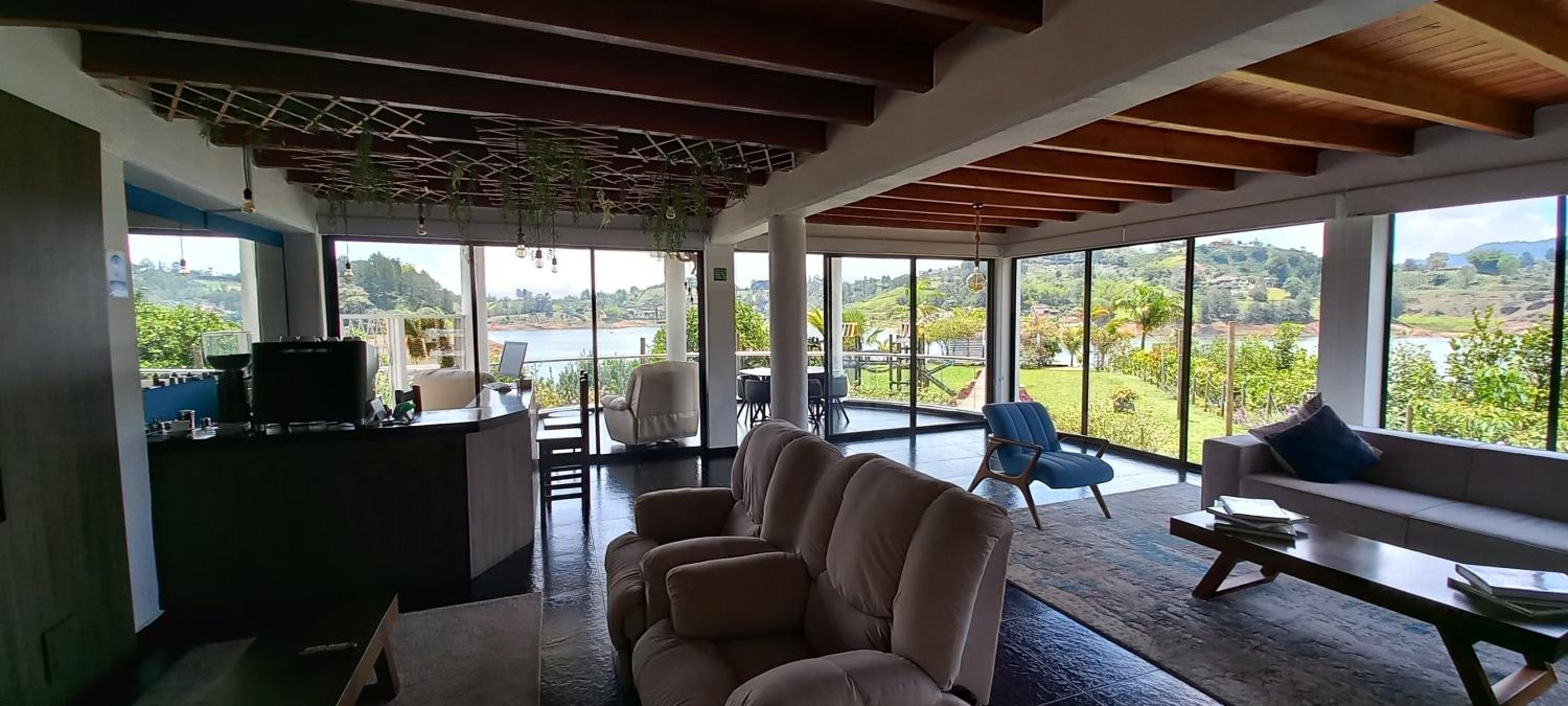Deluxe Suite with Balcony photo 1