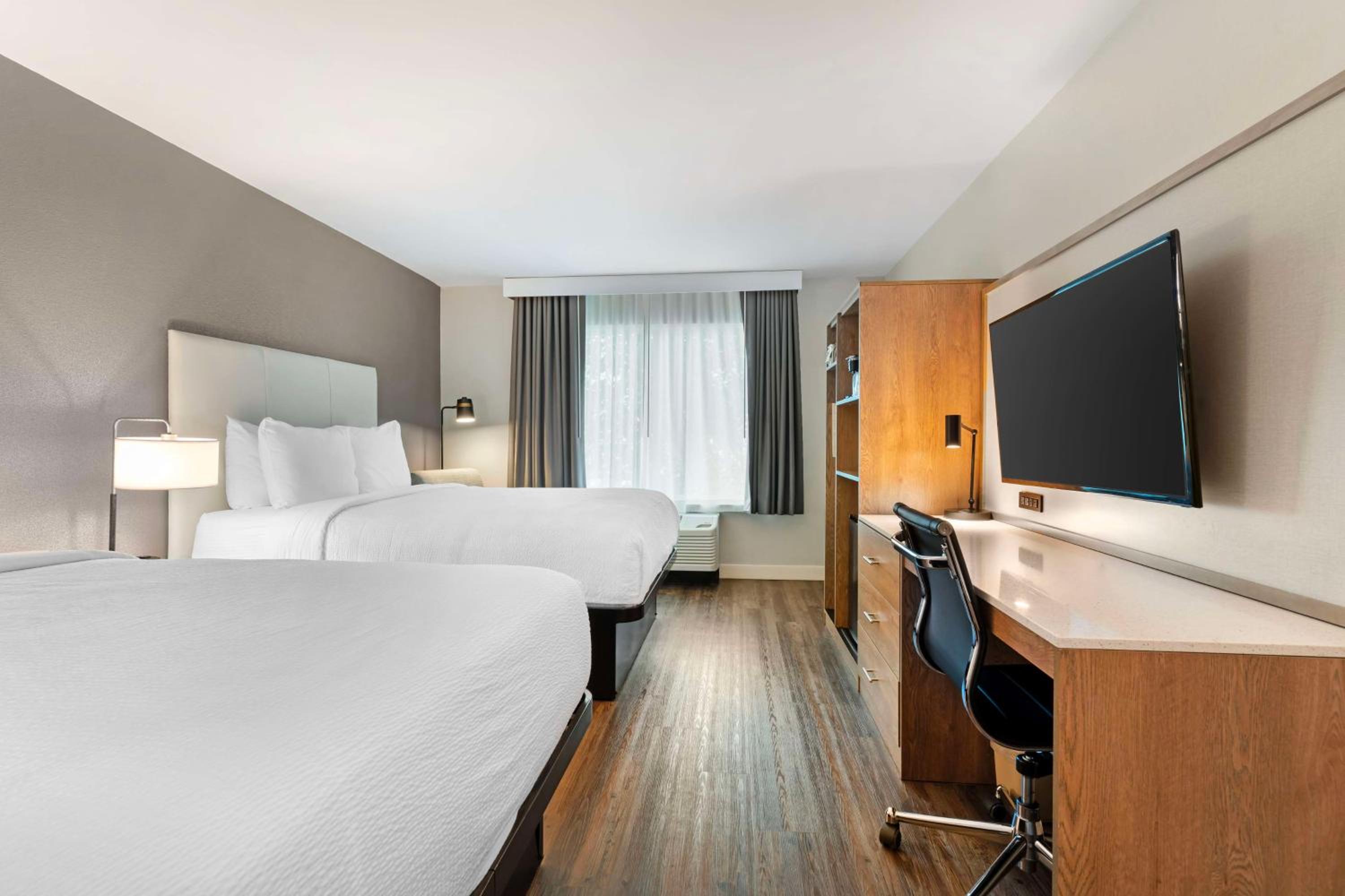 Double Room with Two Double Beds - Non-Smoking - Photo 9