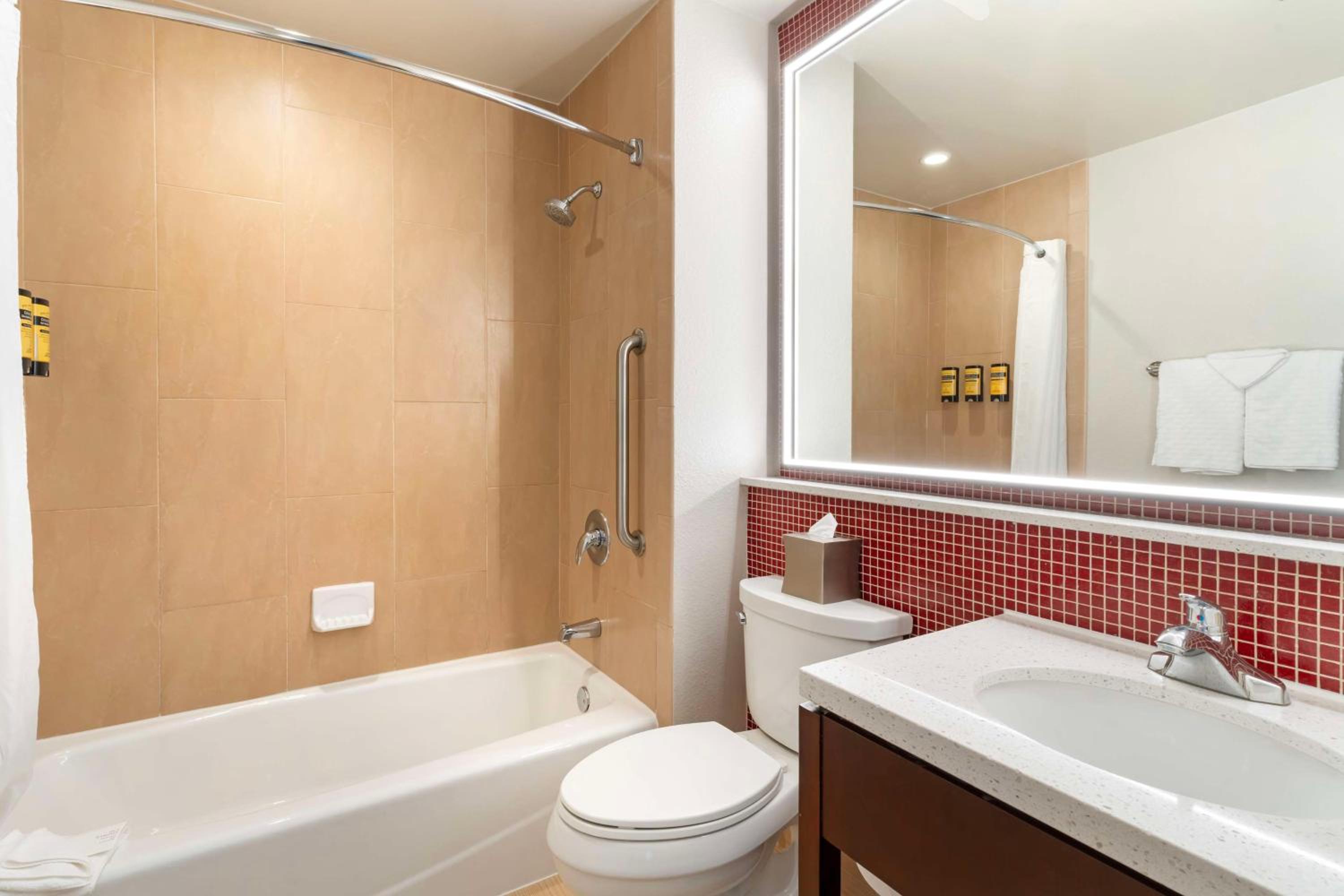King Room - Non-Smoking - Photo 13