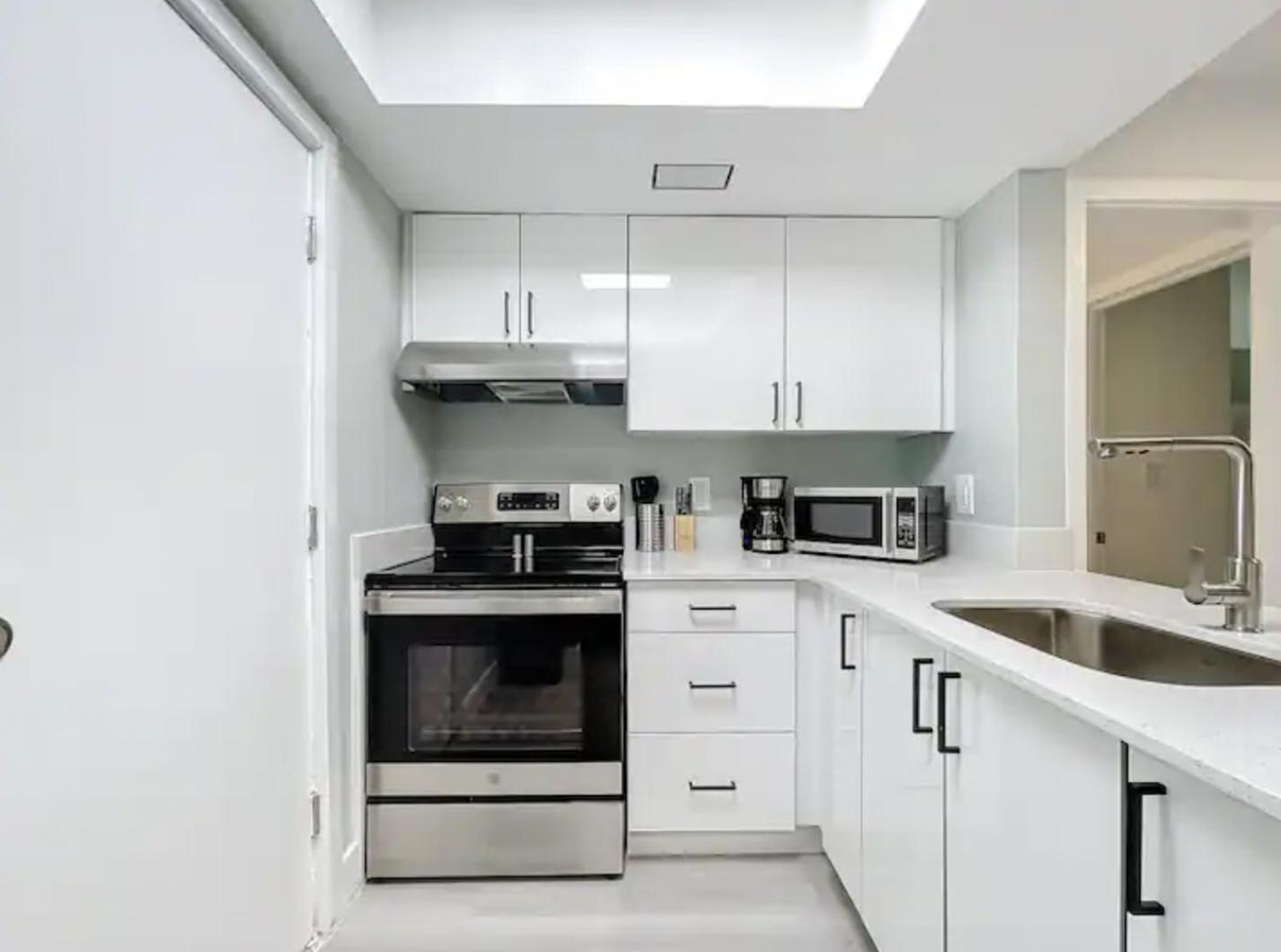 One-Bedroom Apartment with Balcony photo 3
