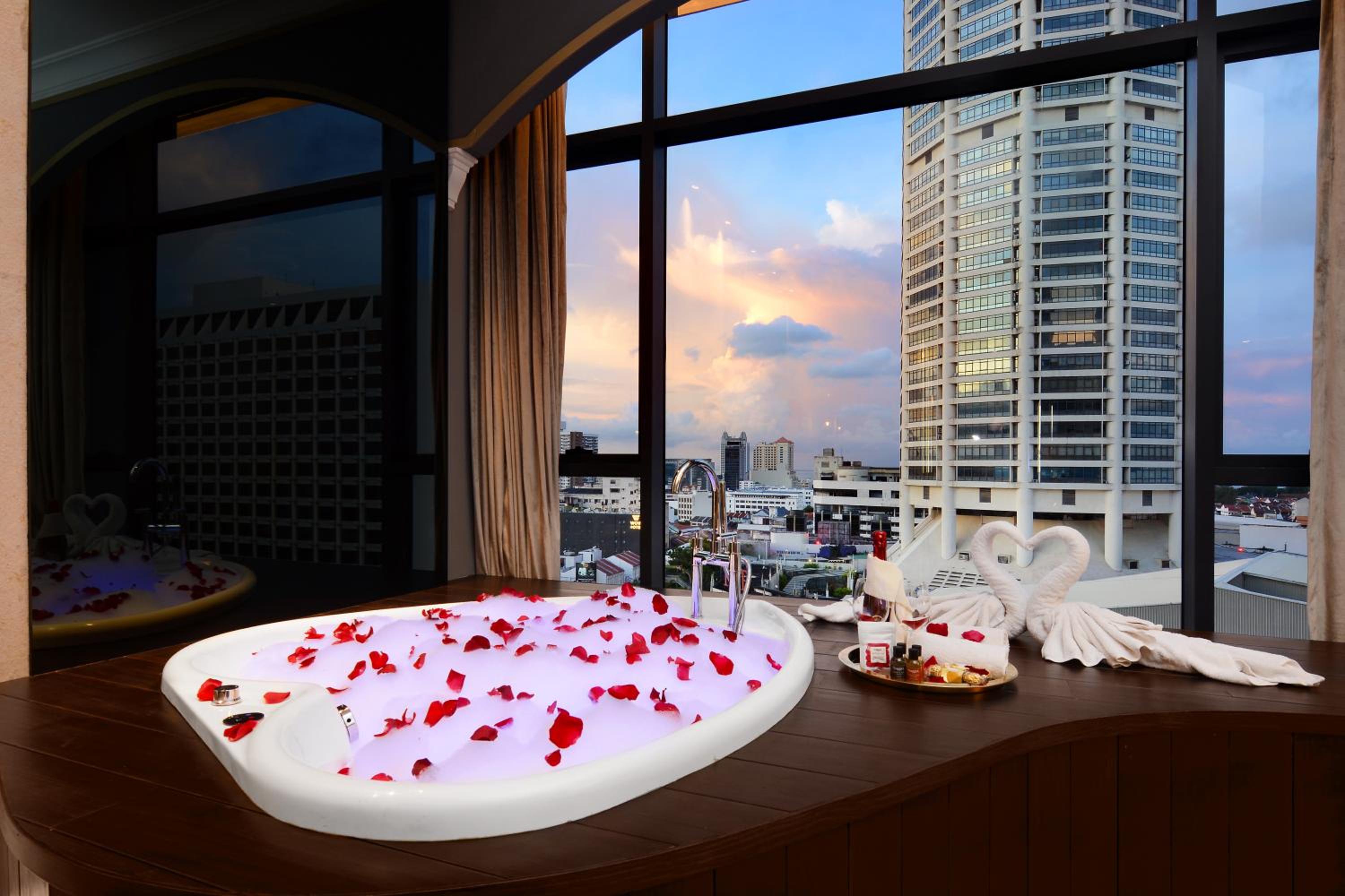 Darling Suite thumbnail 5