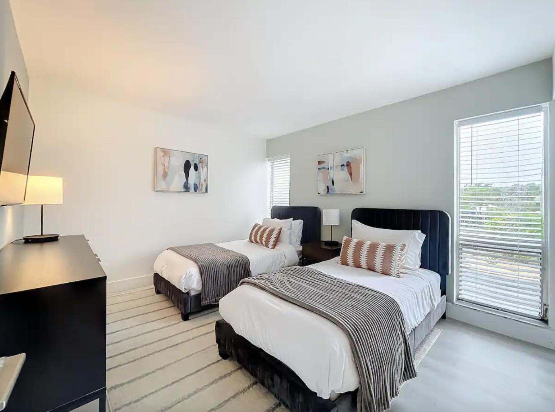 Two-Bedroom Apartment with Balcony photo 2