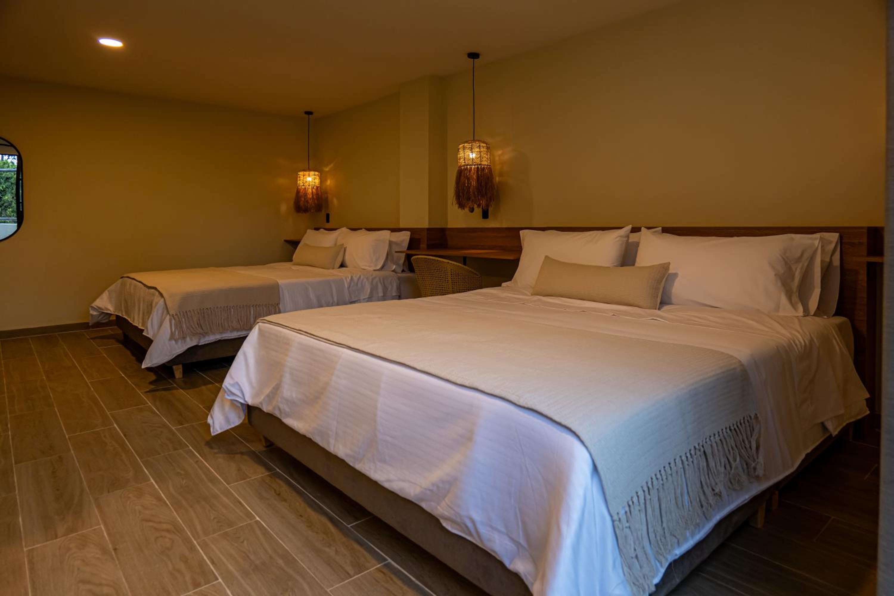 King Room with Two King Beds photo 2