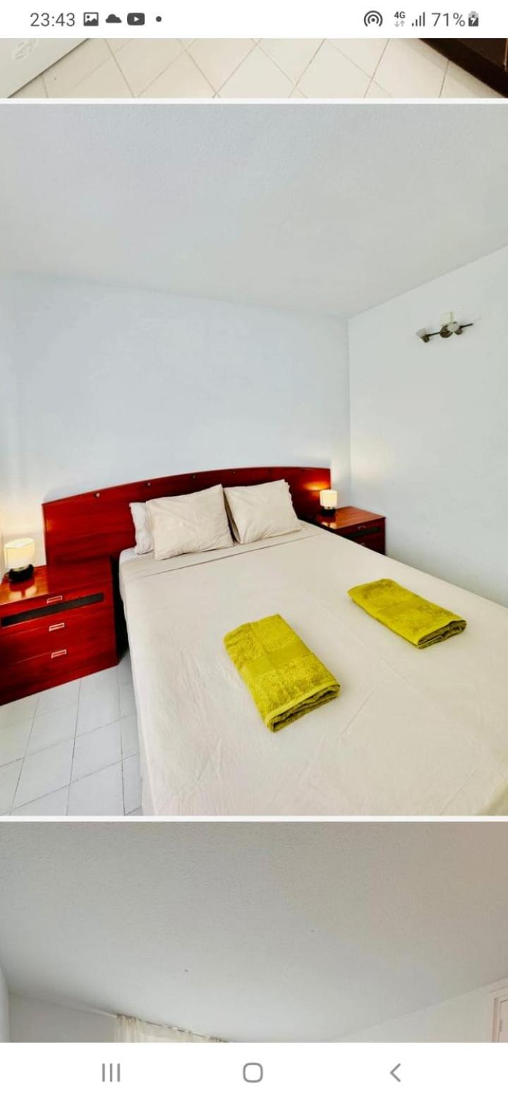 Apartamento de Dos Dormitorios con Vista a la Piscina