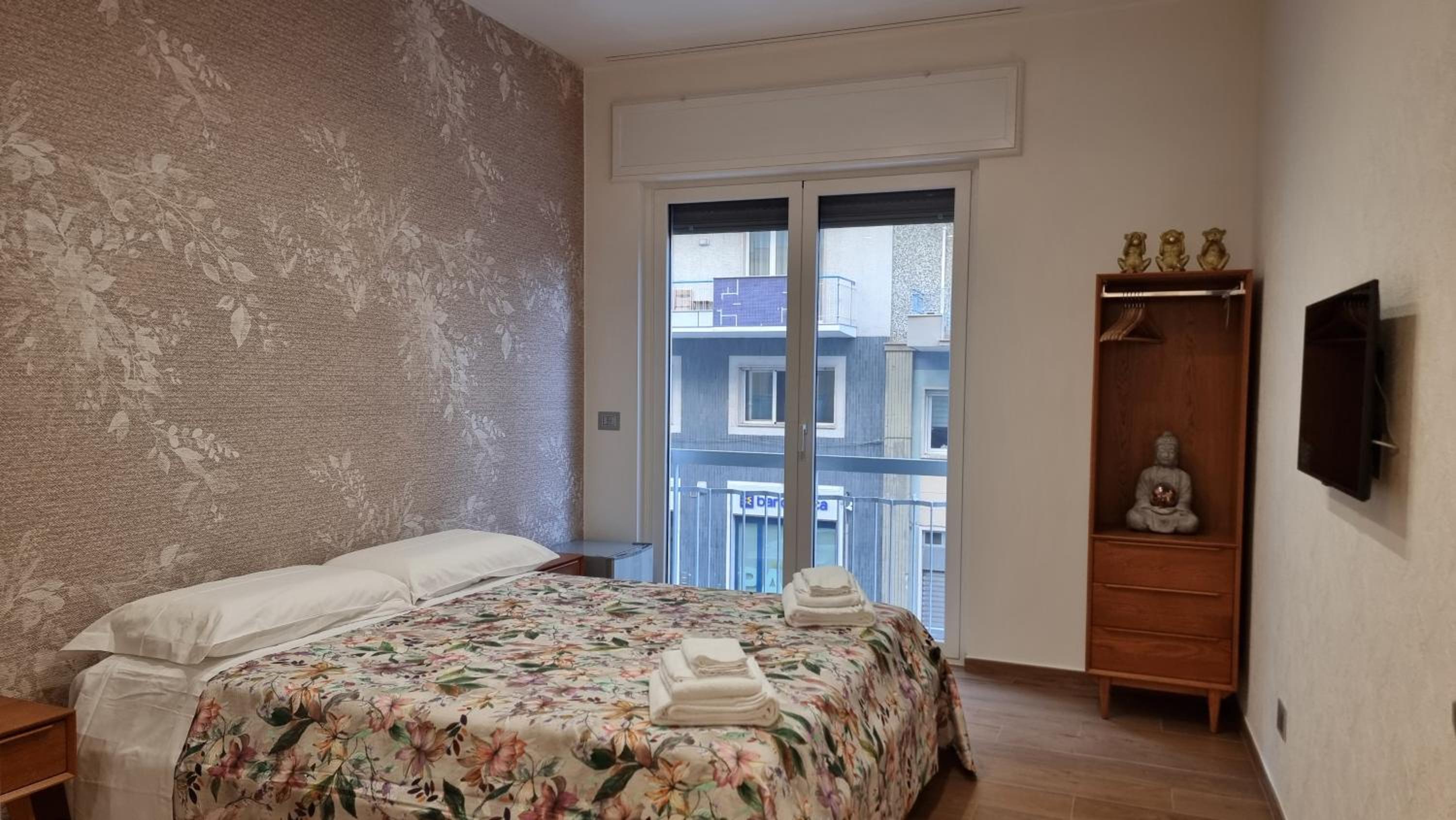 Deluxe King Room - Photo 1