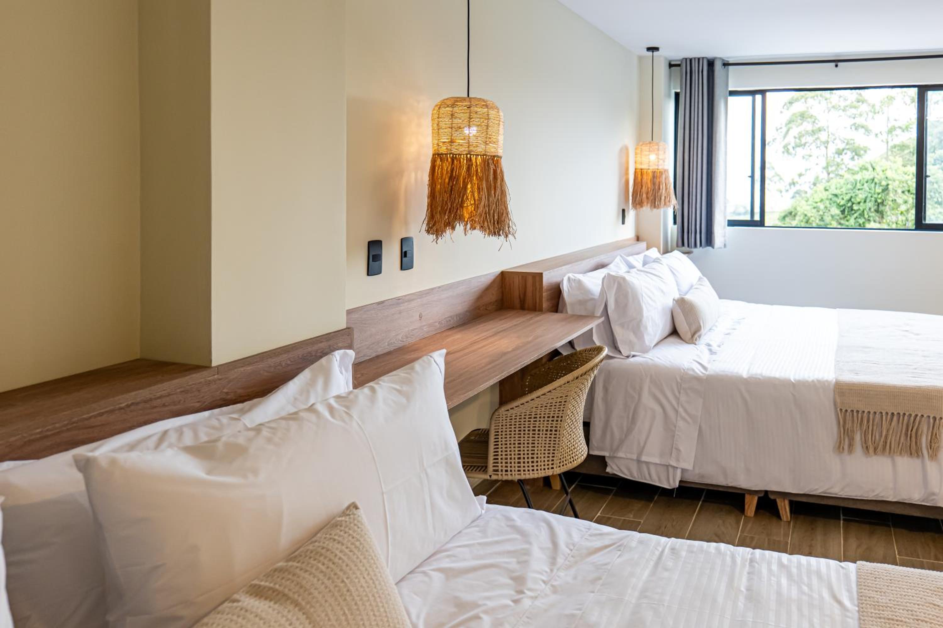 Quadruple Room with Mountain View photo 2
