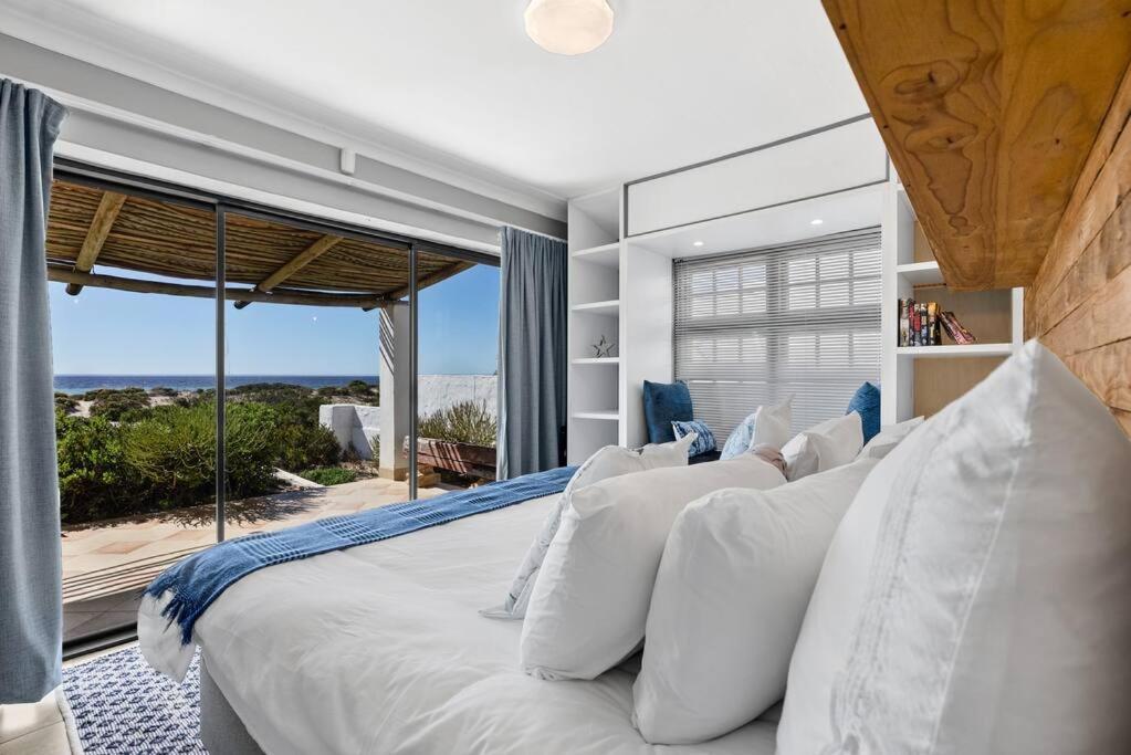Three-Bedroom House - Photo 1