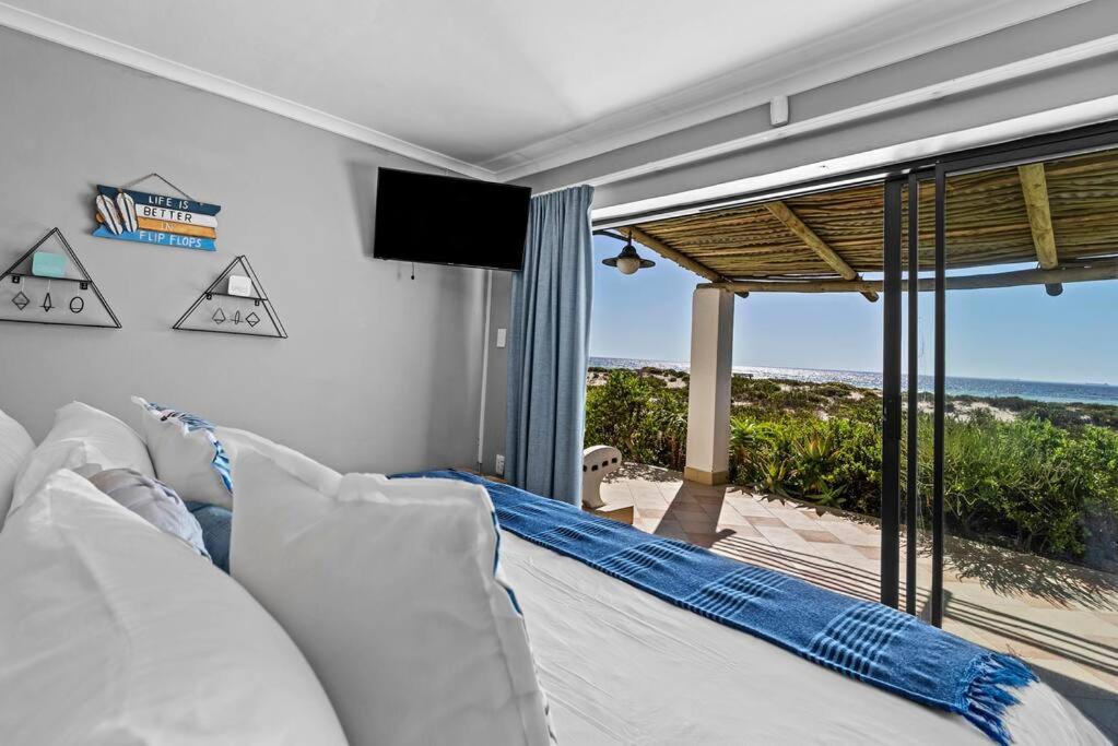 Three-Bedroom House - Photo 75