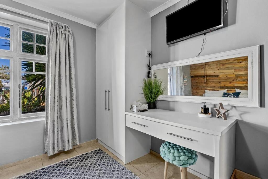 Three-Bedroom House - Photo 73
