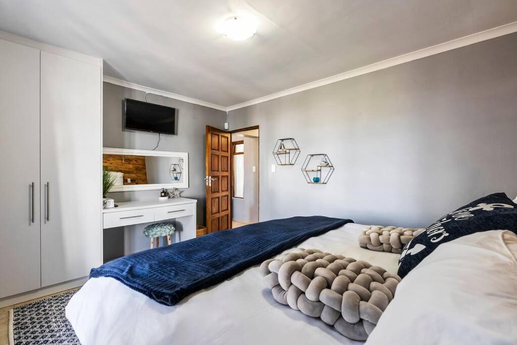Three-Bedroom House - Photo 63