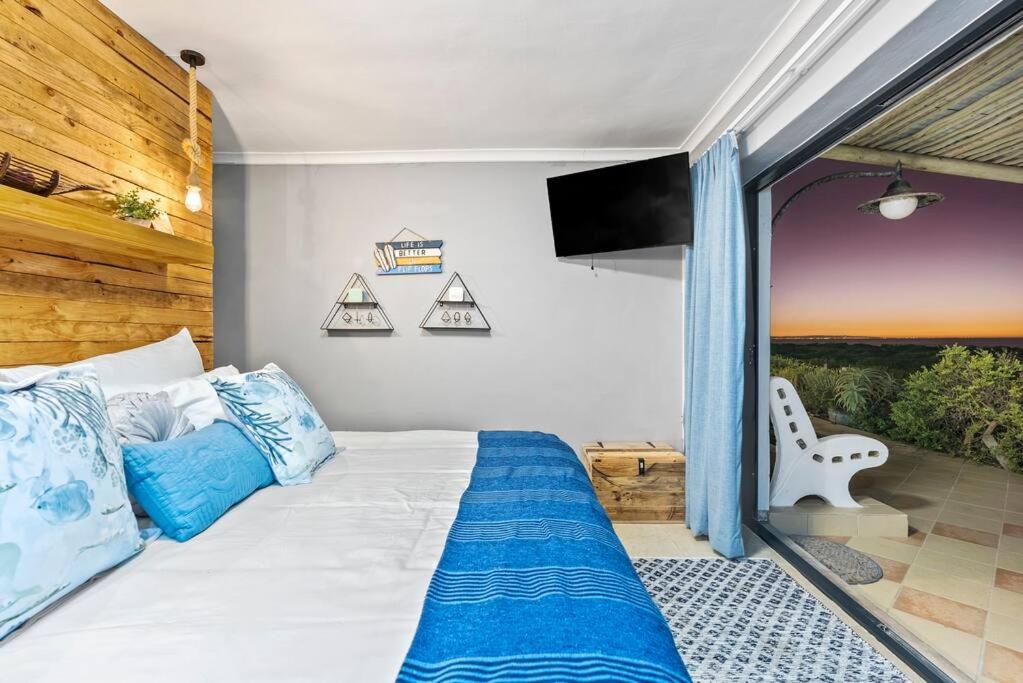 Three-Bedroom House - Photo 82