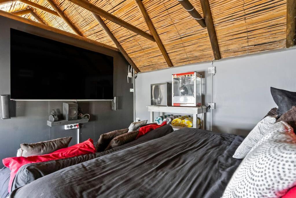 Three-Bedroom House - Photo 61