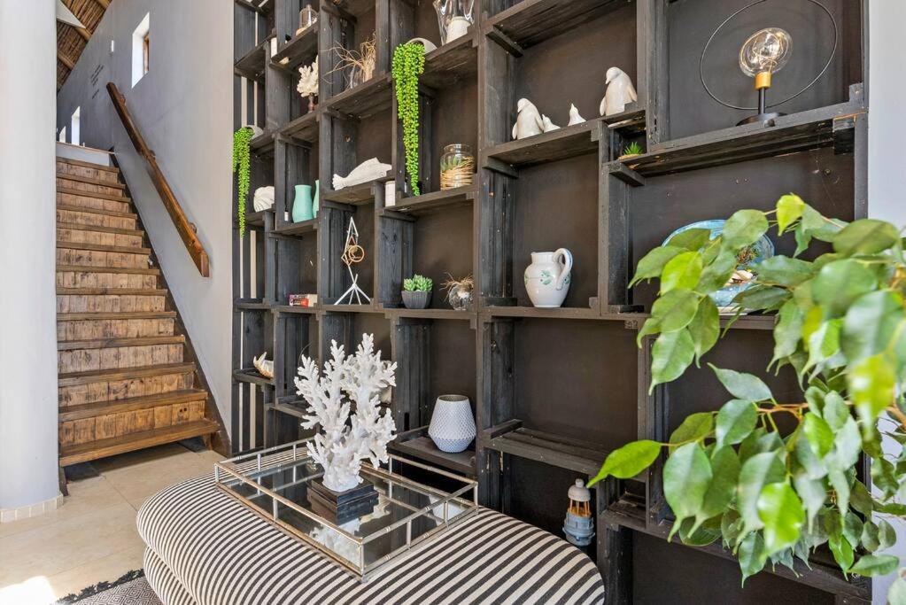 Three-Bedroom House - Photo 2