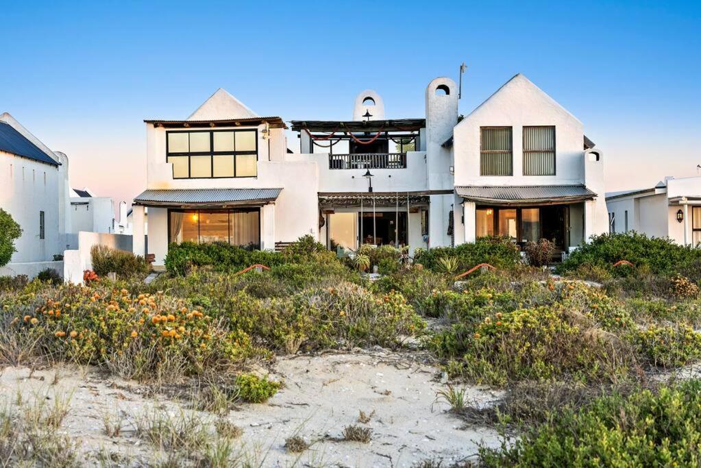 Three-Bedroom House - Photo 94