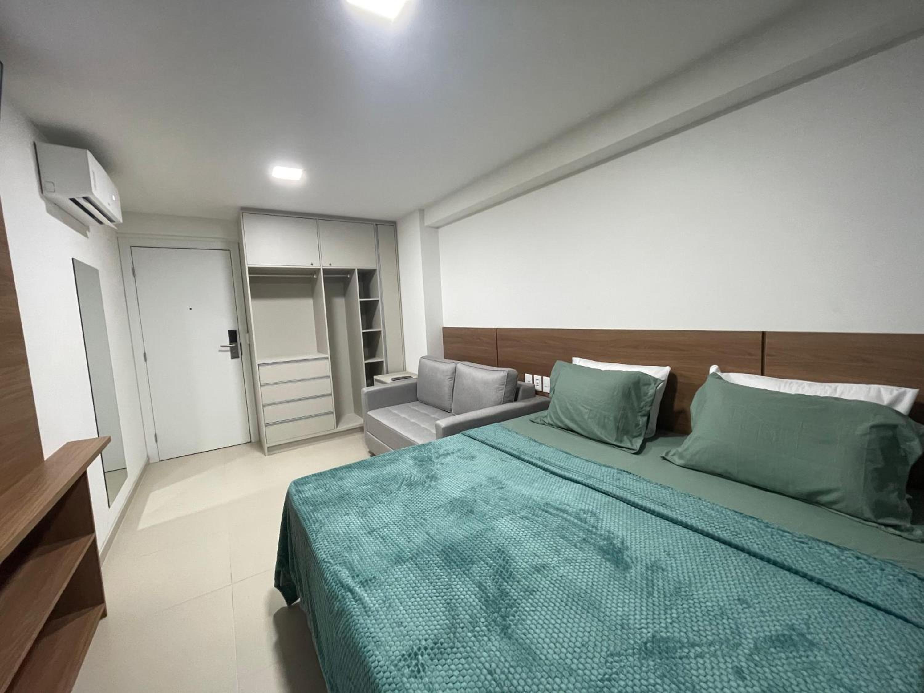 One-Bedroom Apartment photo 2