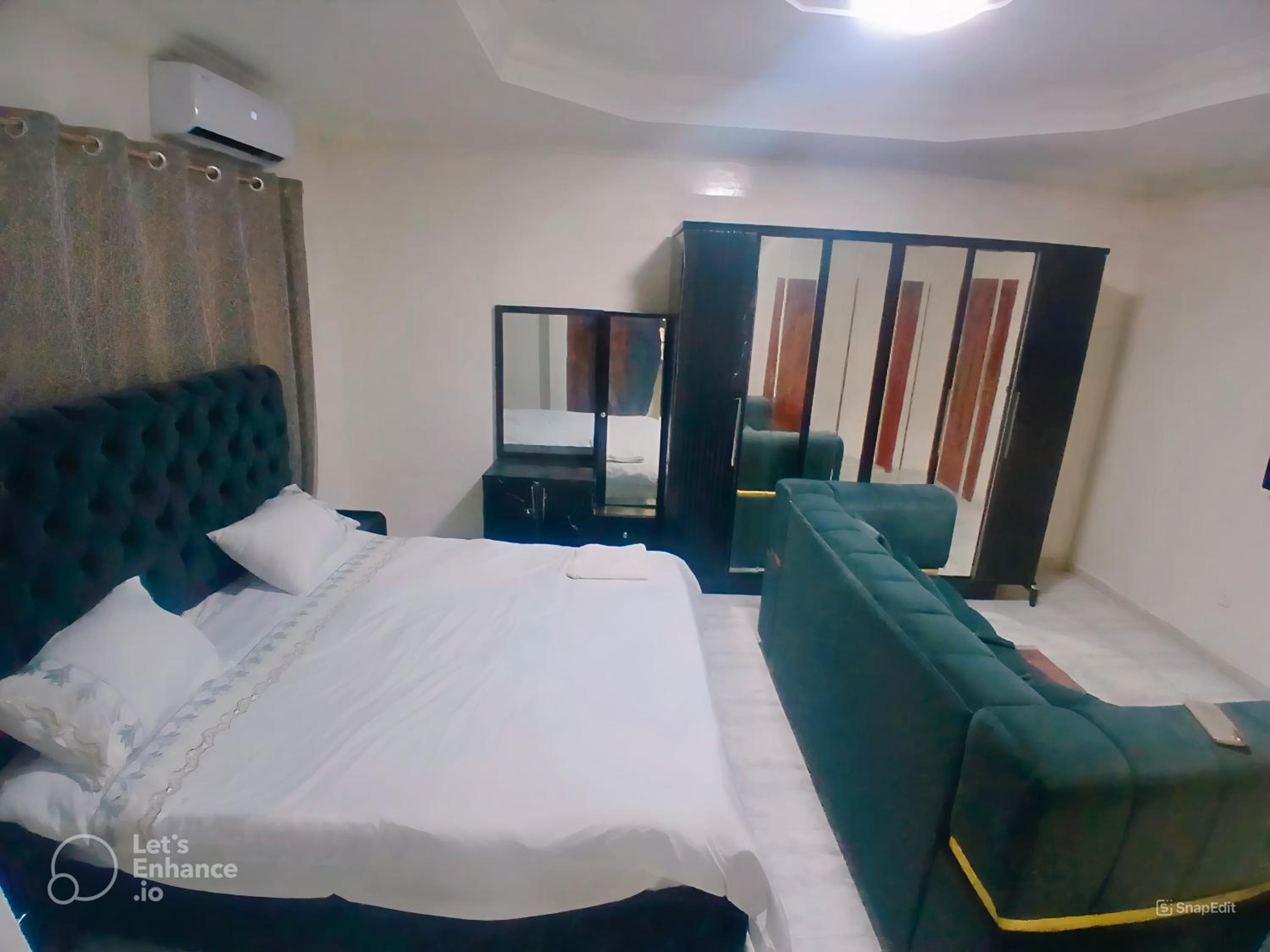 Executive Suite