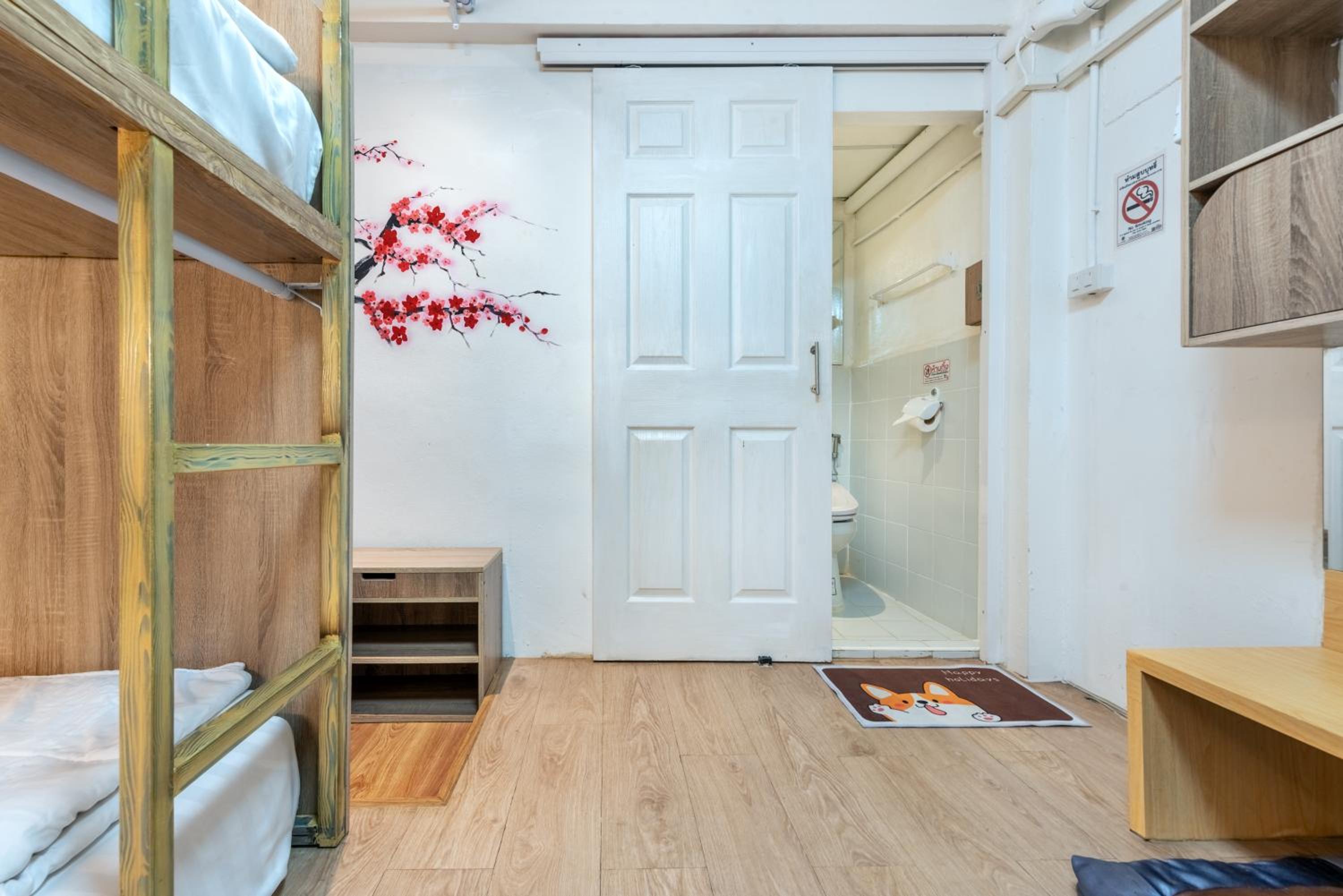 Standard Double Room - Photo 8