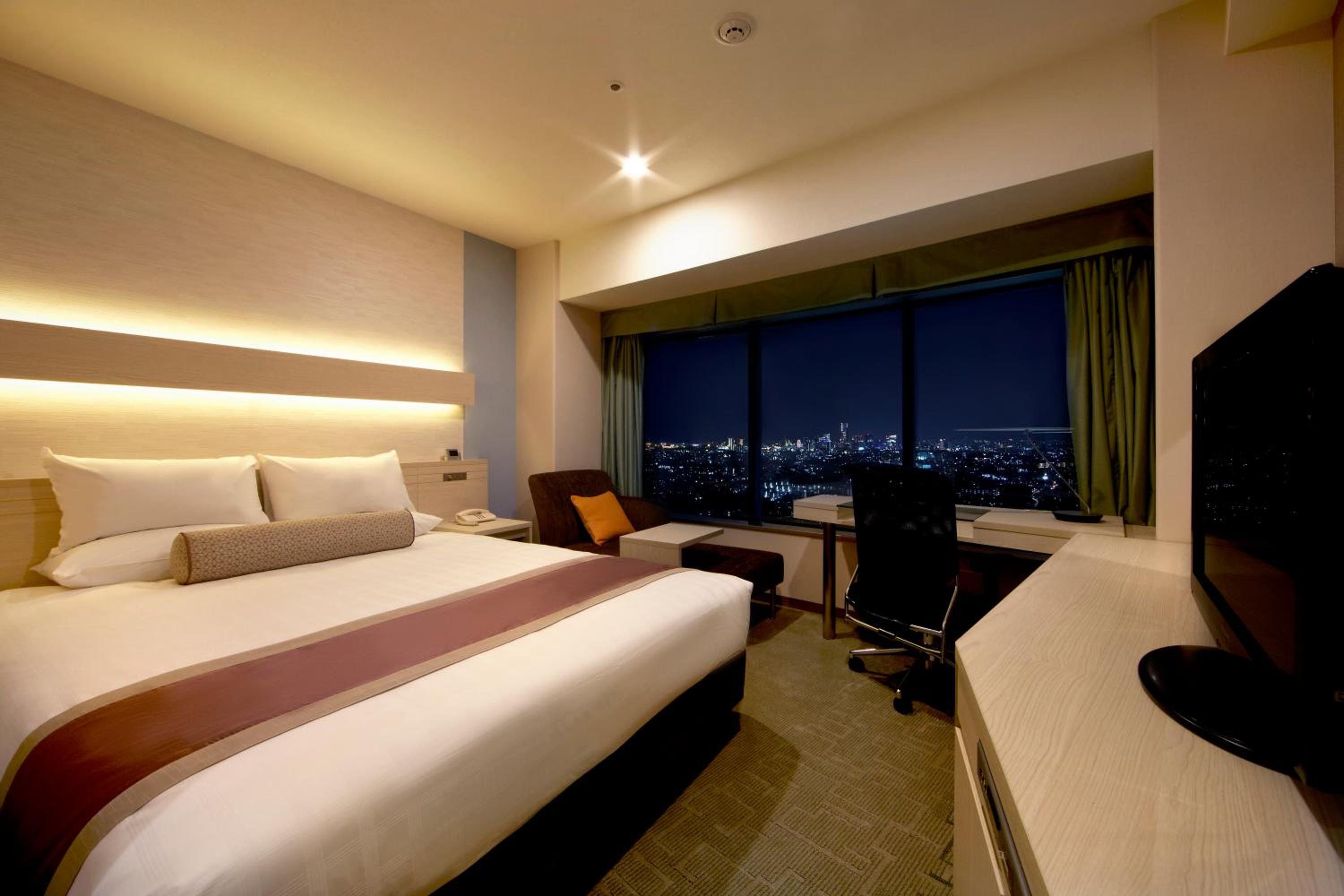 【Short Stay】High Floor - Sky-View Double Room (35th Floor) - Smoking (19:00 Check in - 9:00 Check out)	 photo 3