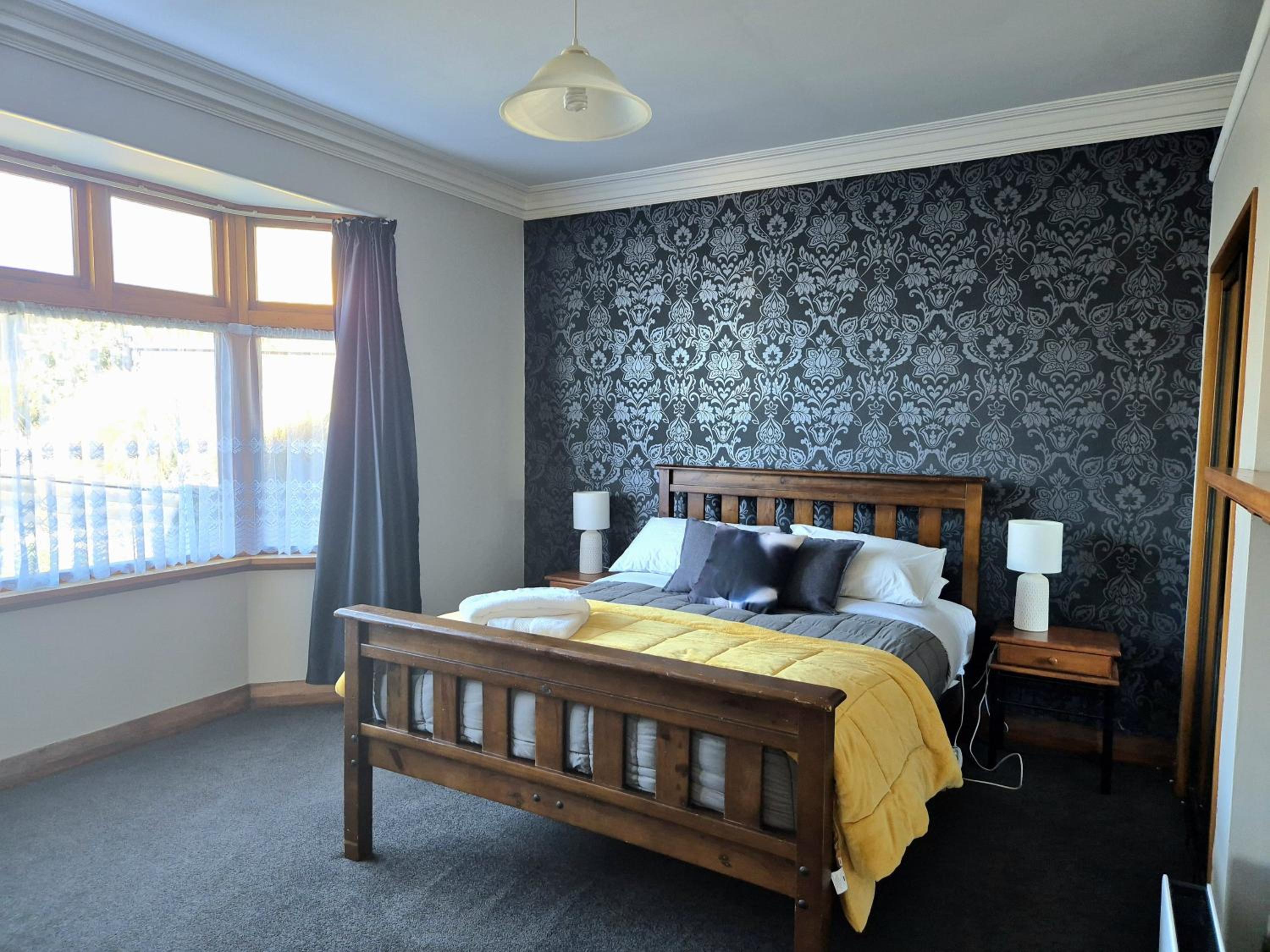 Two-Bedroom House - Photo 16