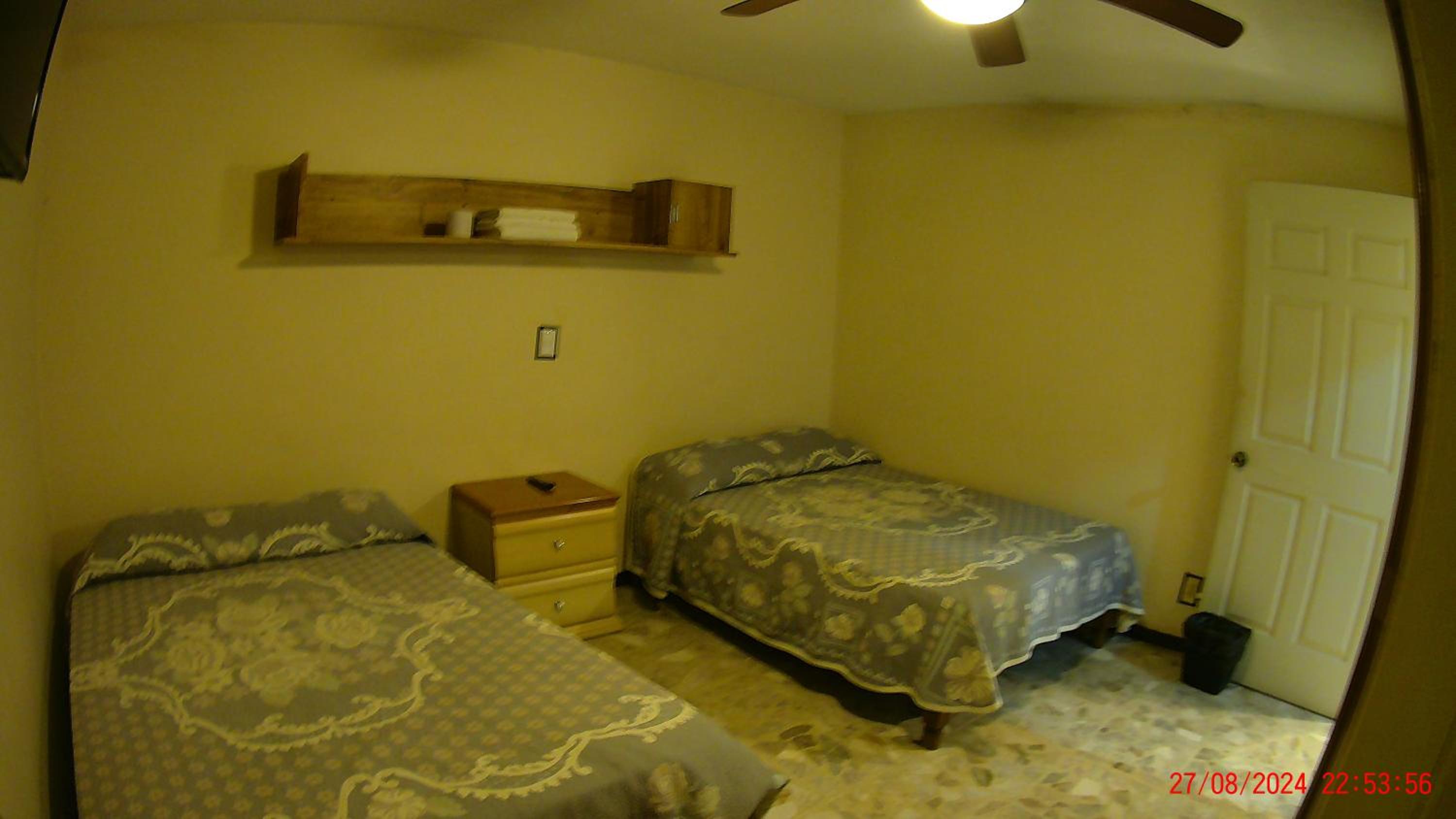 Quadruple Room with Private Bathroom photo 2