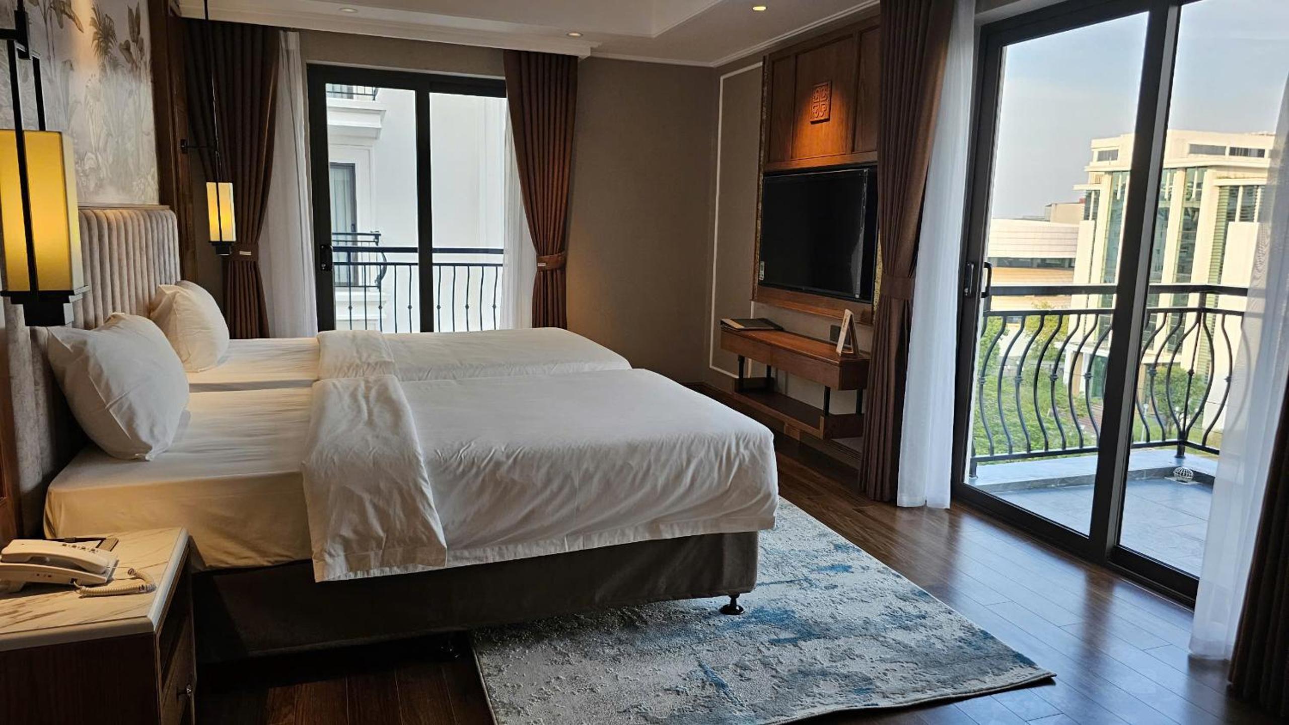 Deluxe Twin Room - Photo 2
