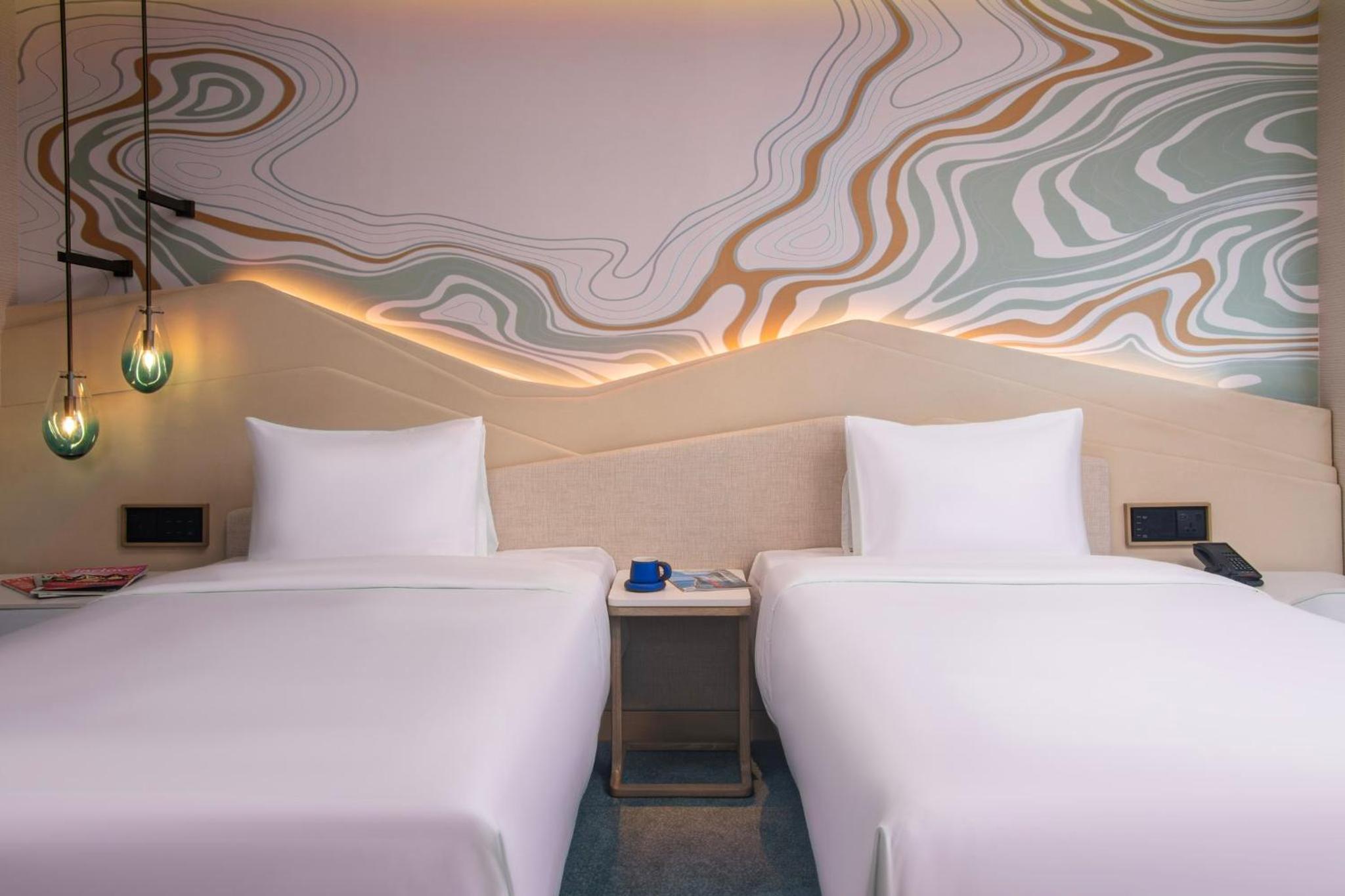 Premium Twin Room - Photo 2