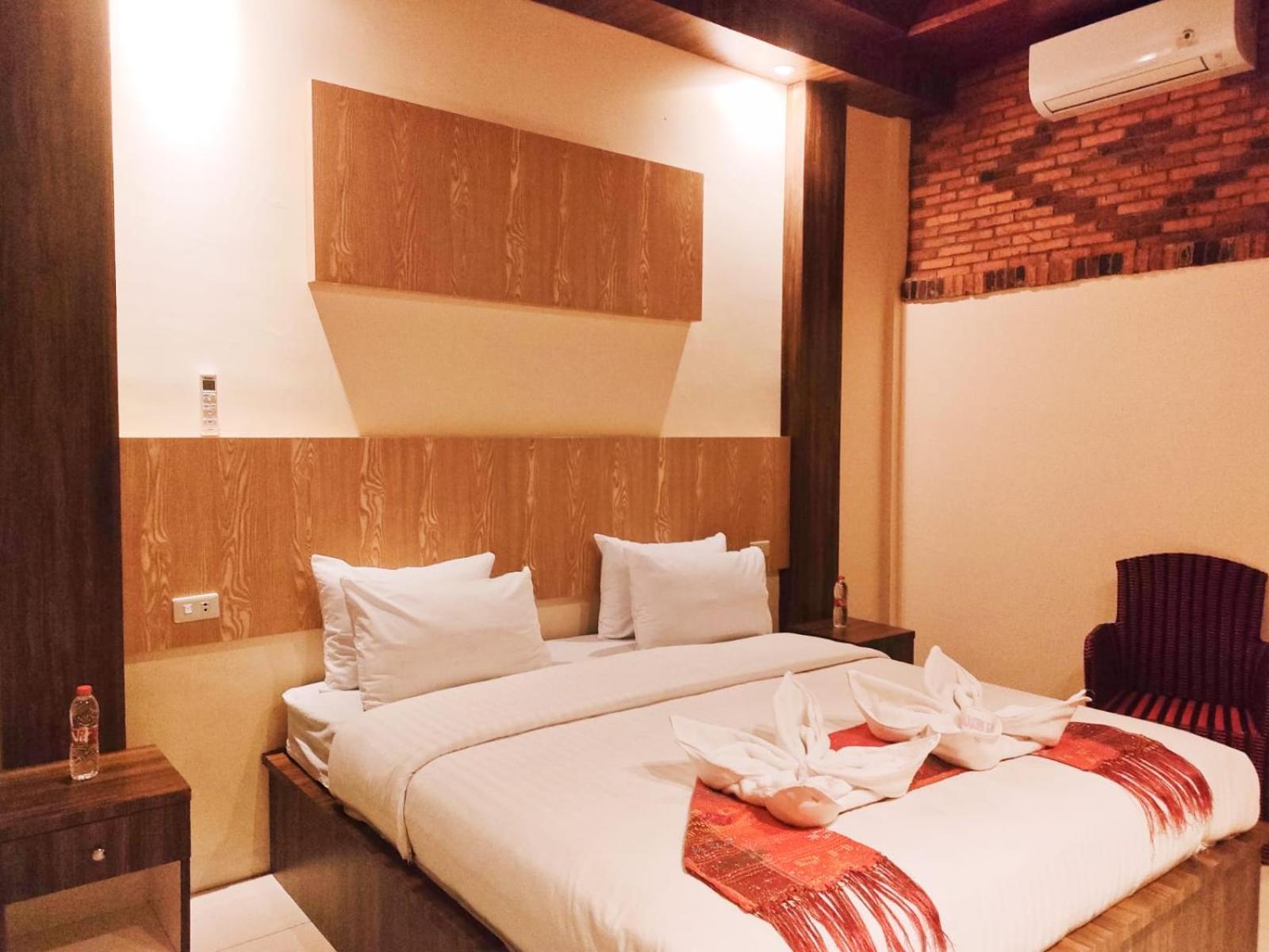 Deluxe Double or Twin Room with Lake View