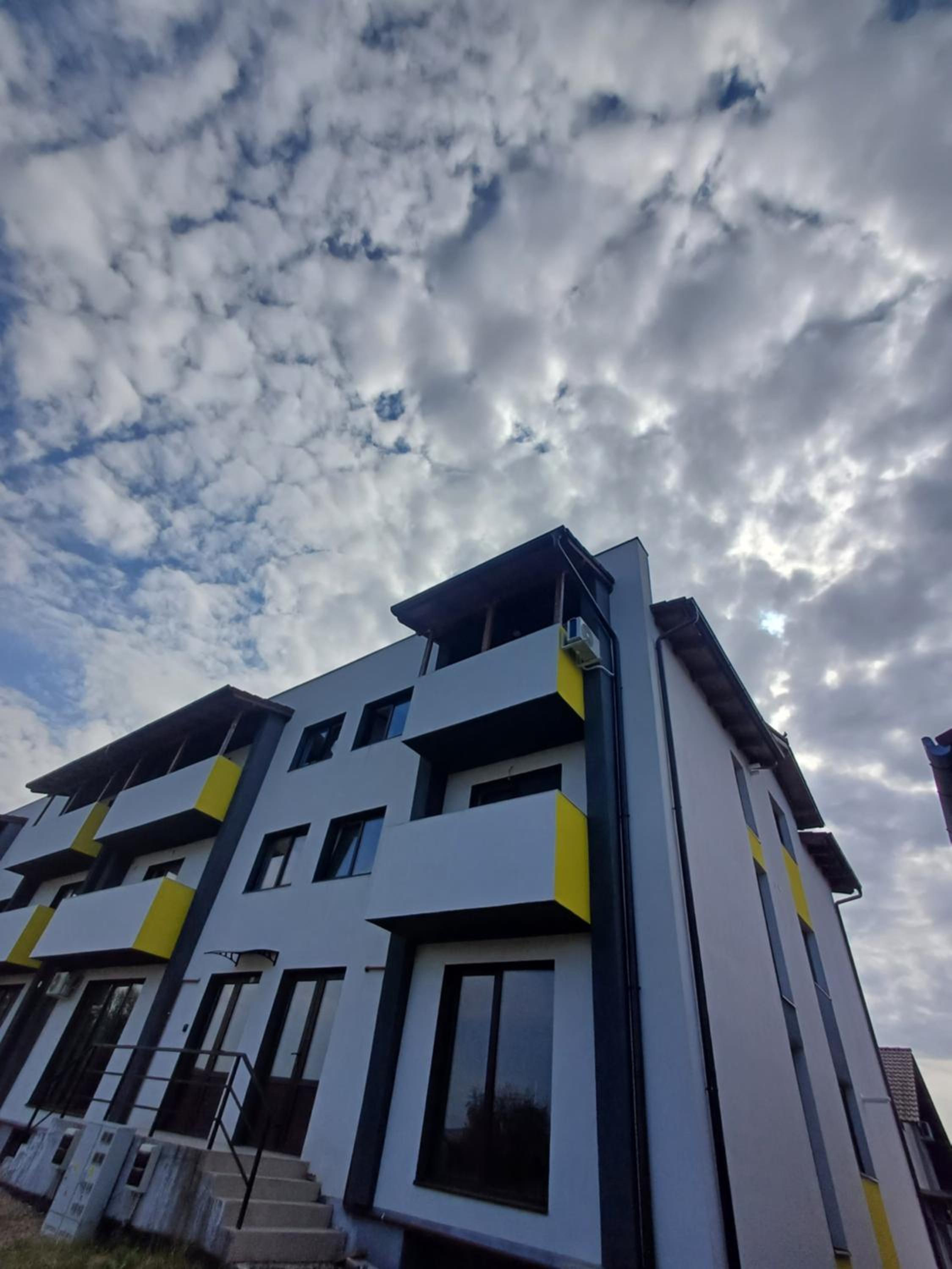 Two-Bedroom Apartment with Mountain View photo 2