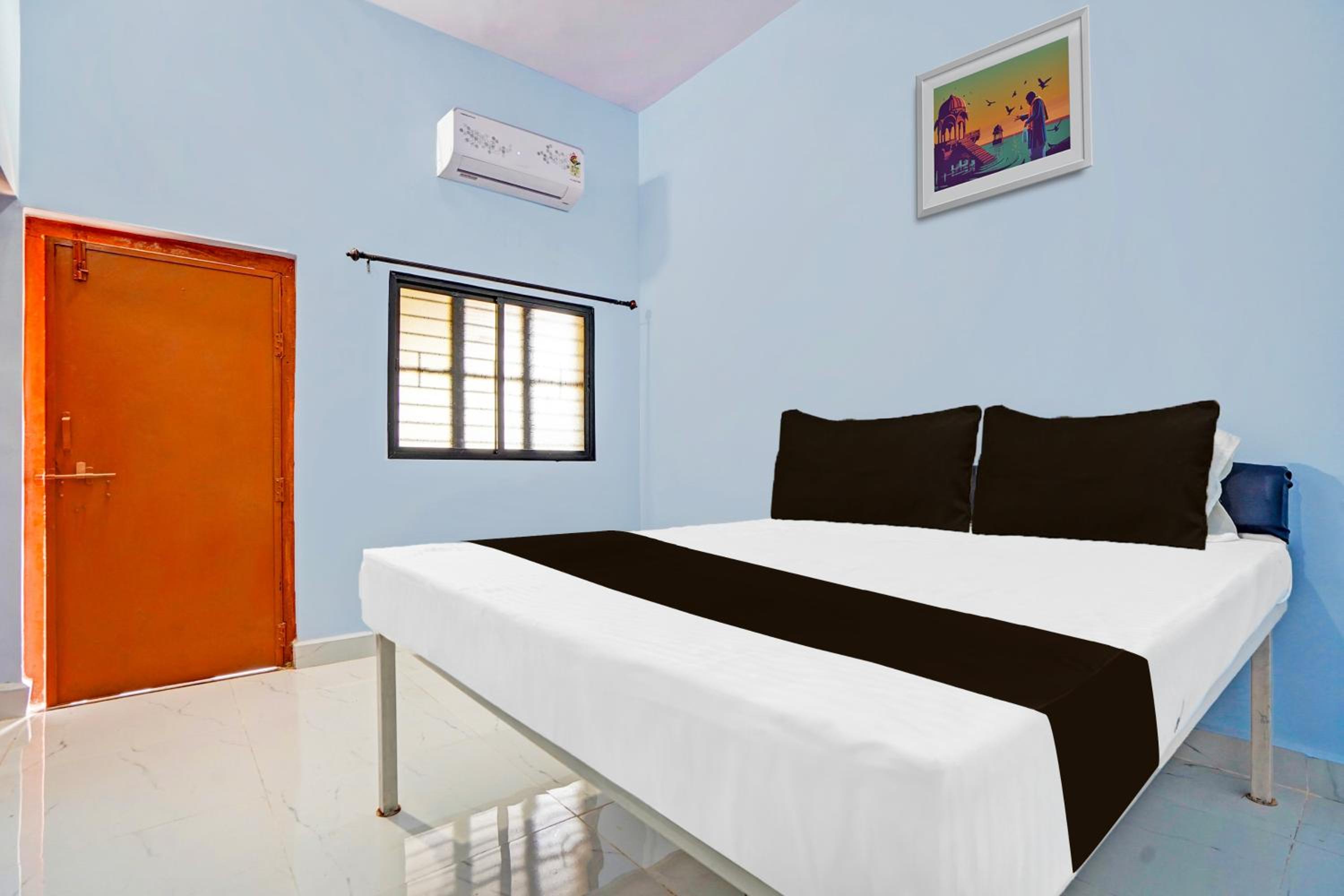 Classic Triple Room photo 2