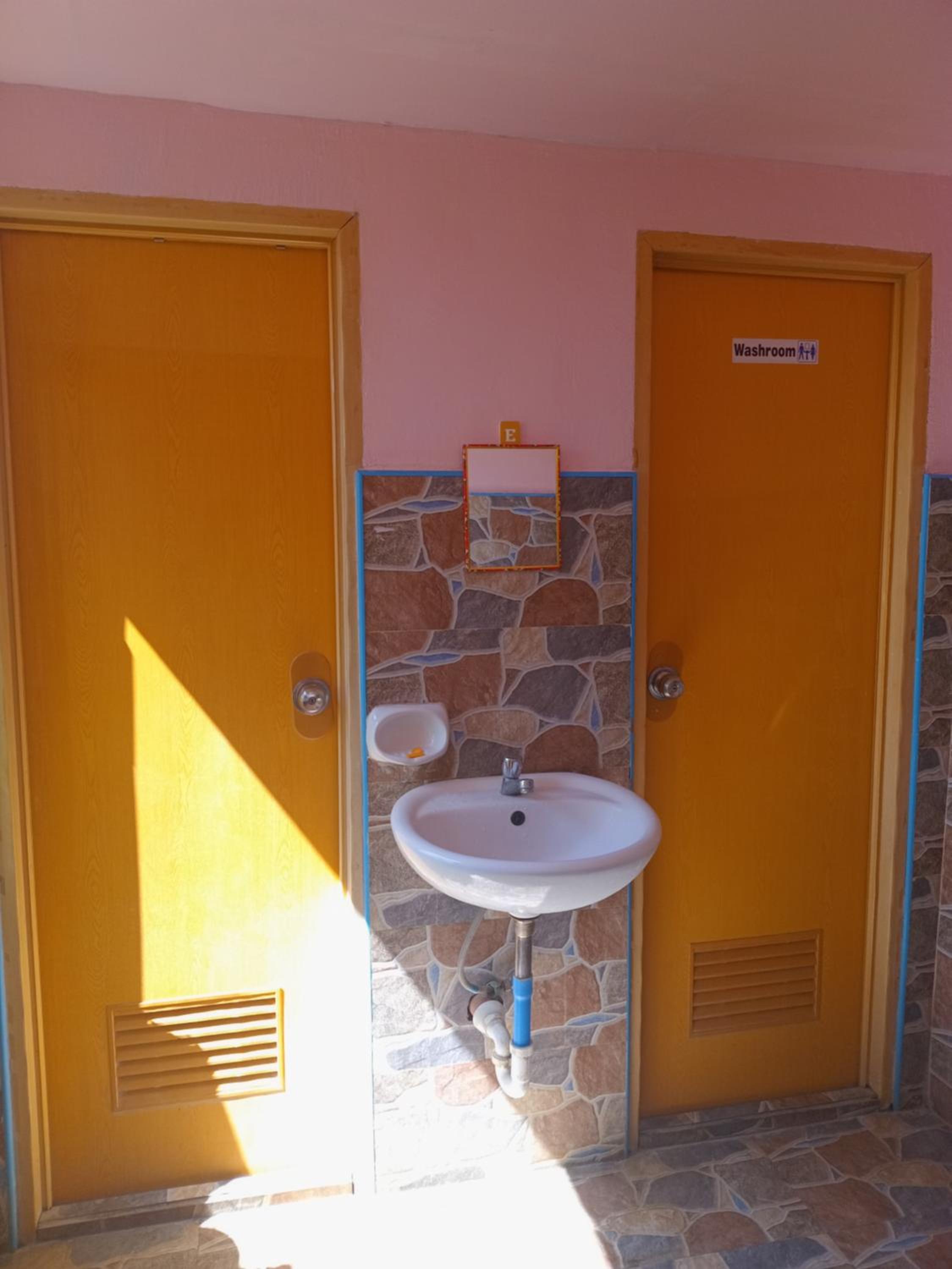 Budget Double Room - Photo 2