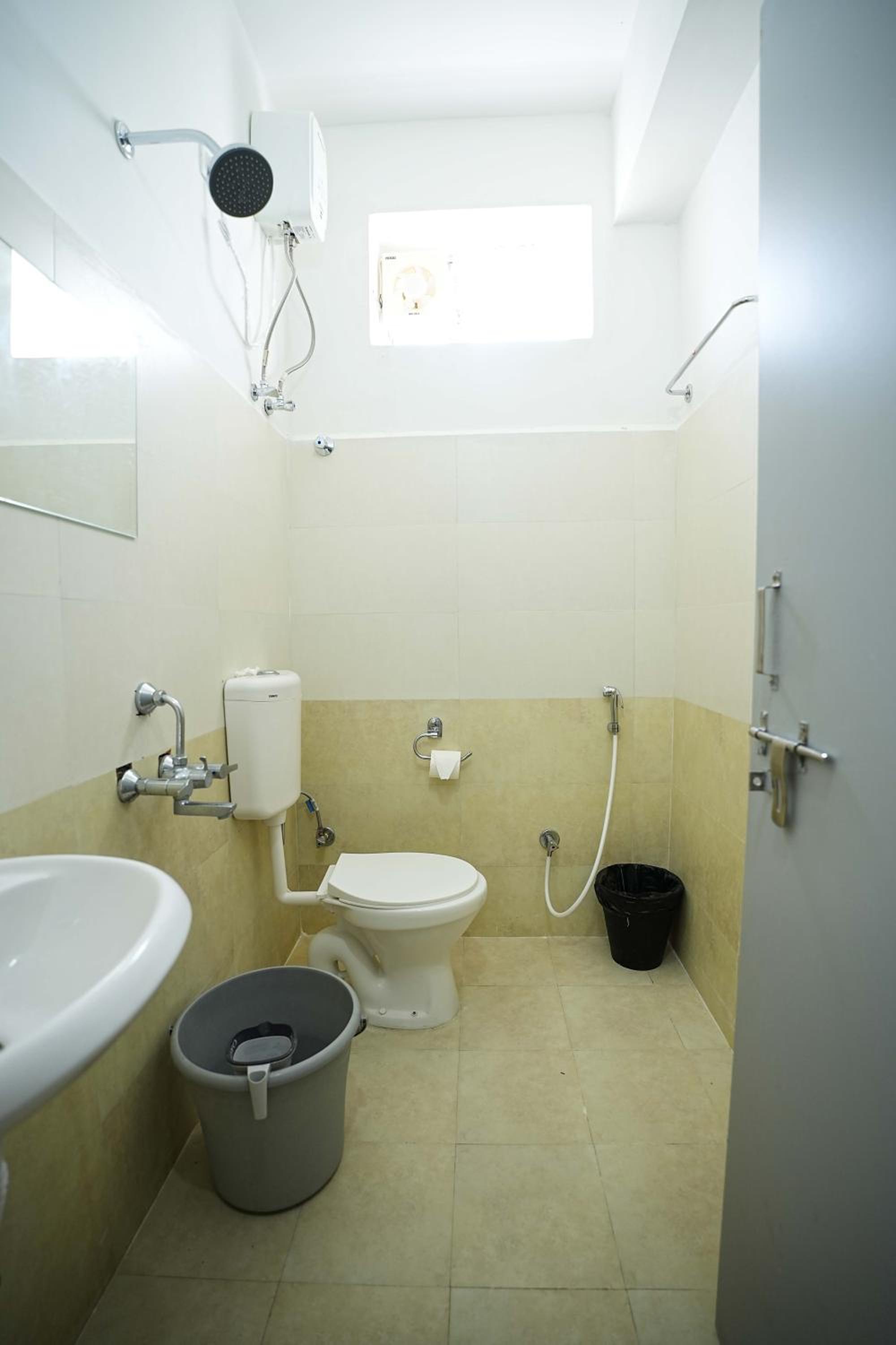 Studio - Photo 21