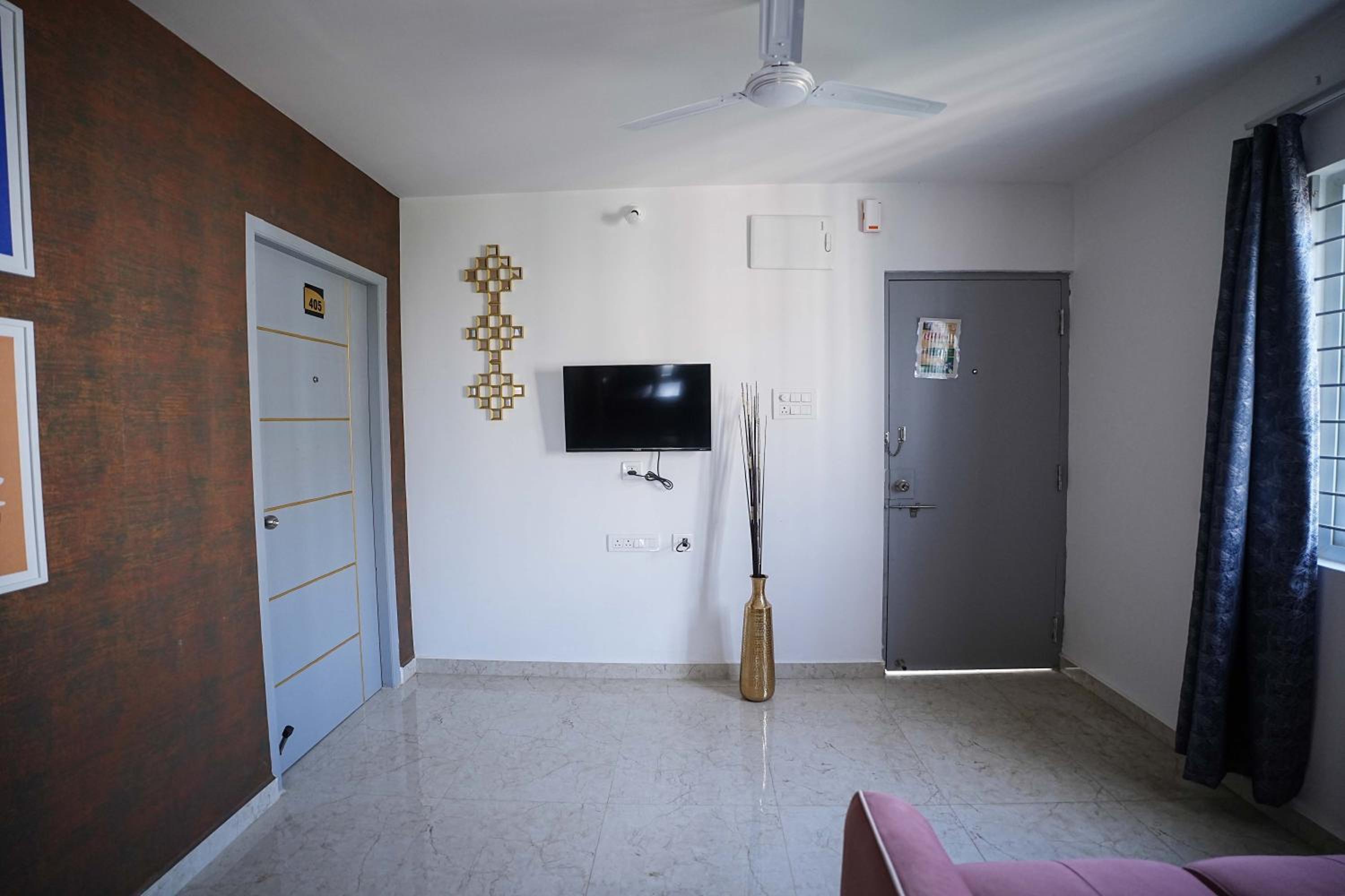 Two-Bedroom Apartment - Photo 20