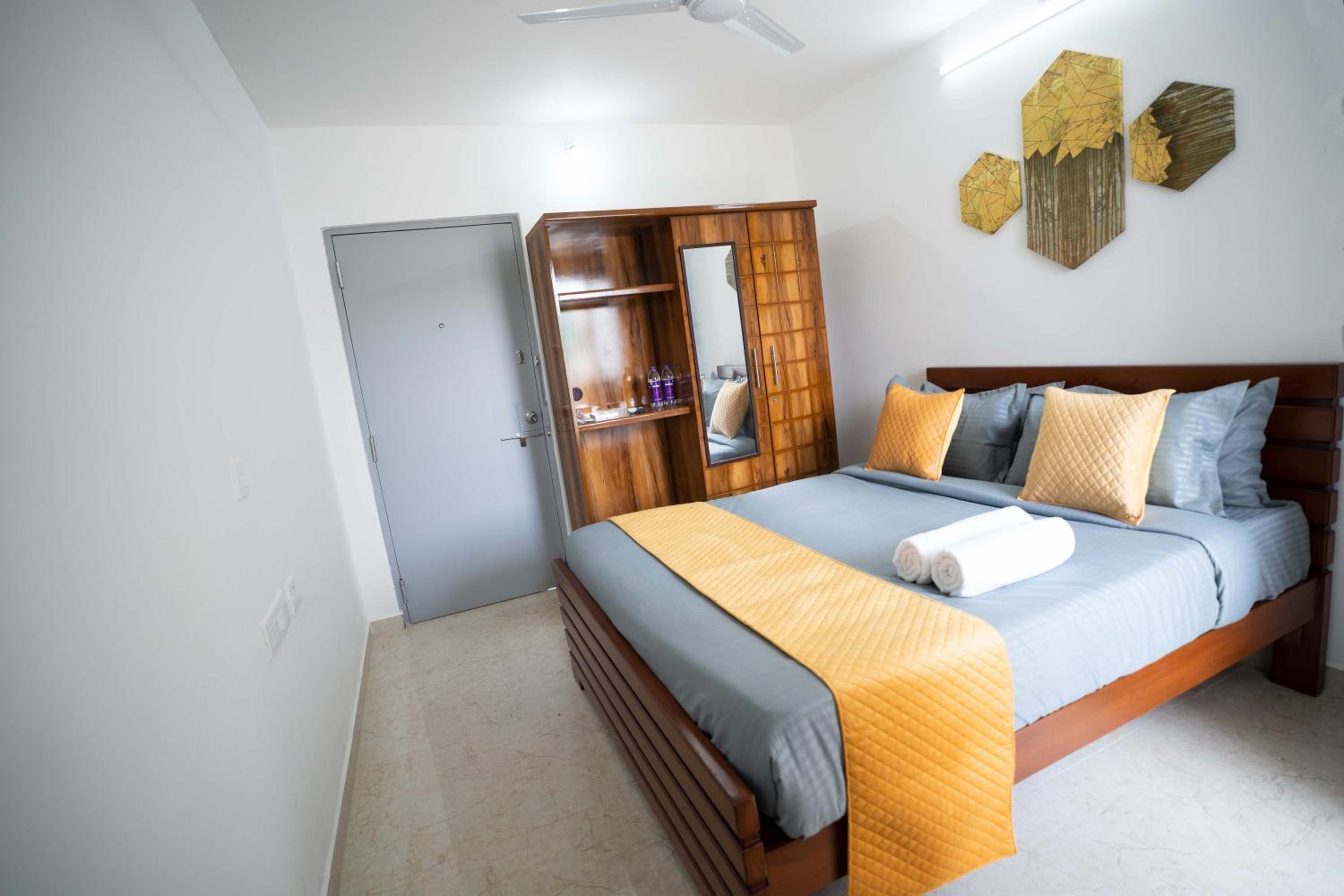 Two-Bedroom Apartment - Photo 27