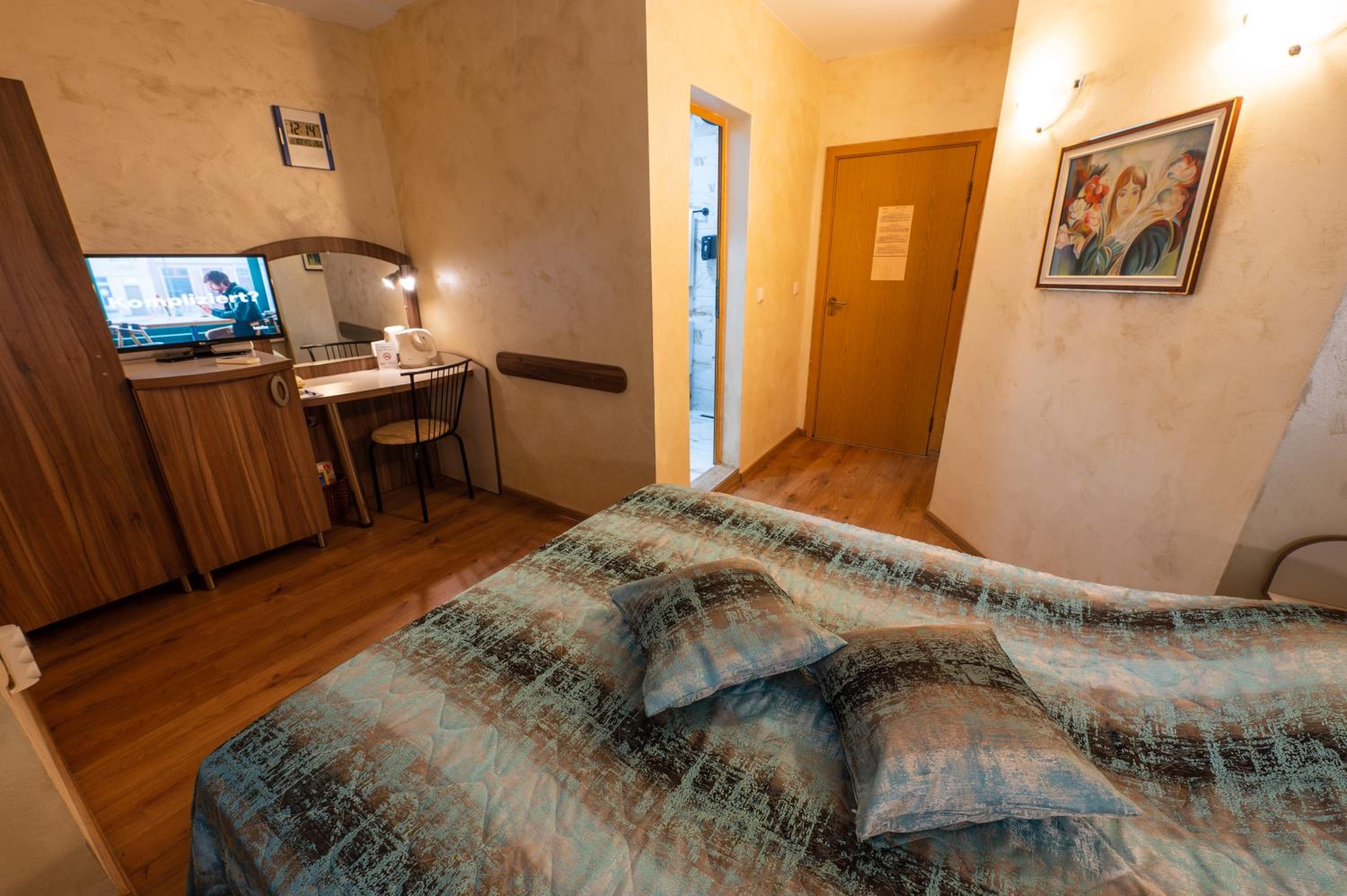 Double or Twin Room - Photo 46