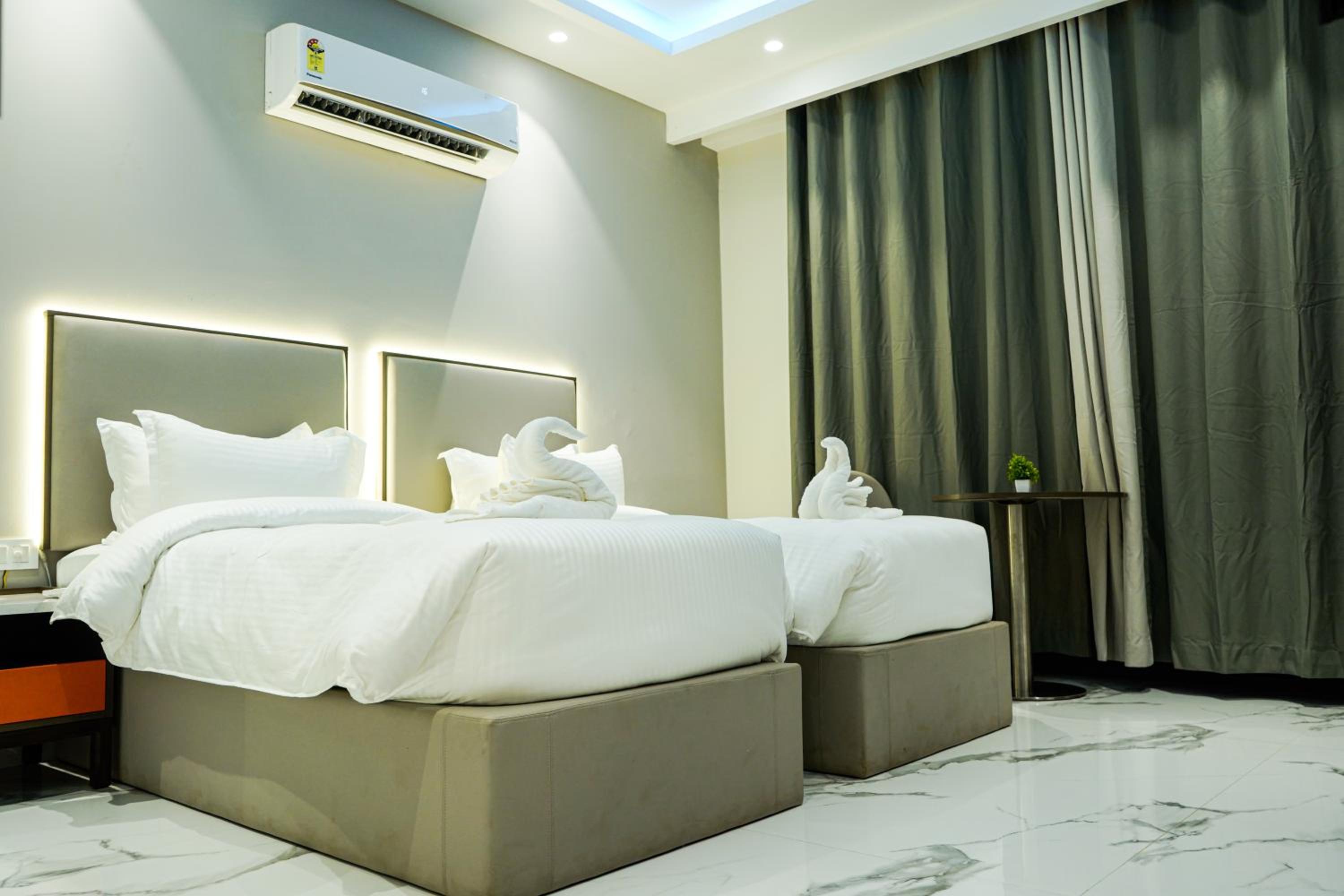 Deluxe Twin Room photo 3
