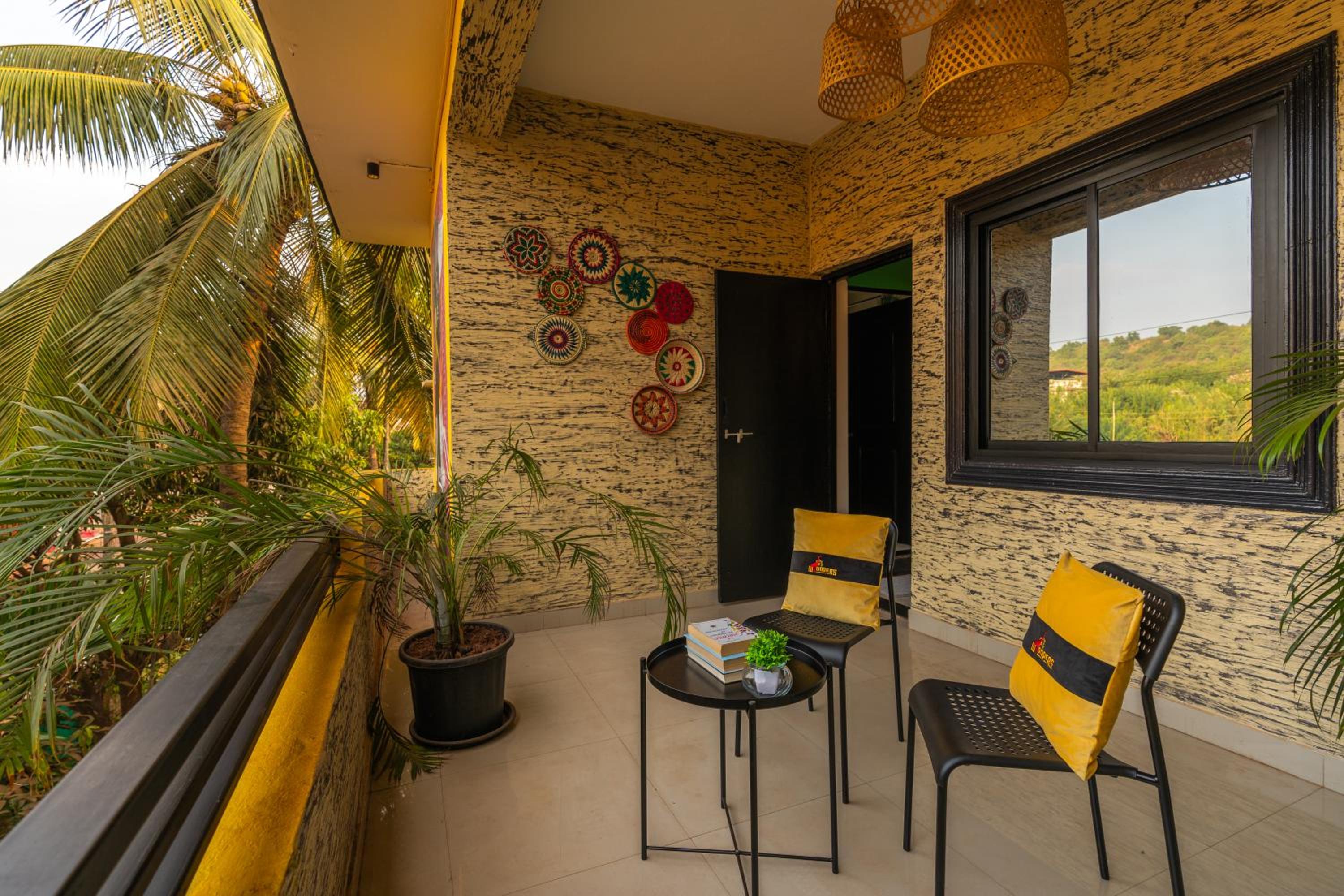 Deluxe Double Room with Balcony photo 2