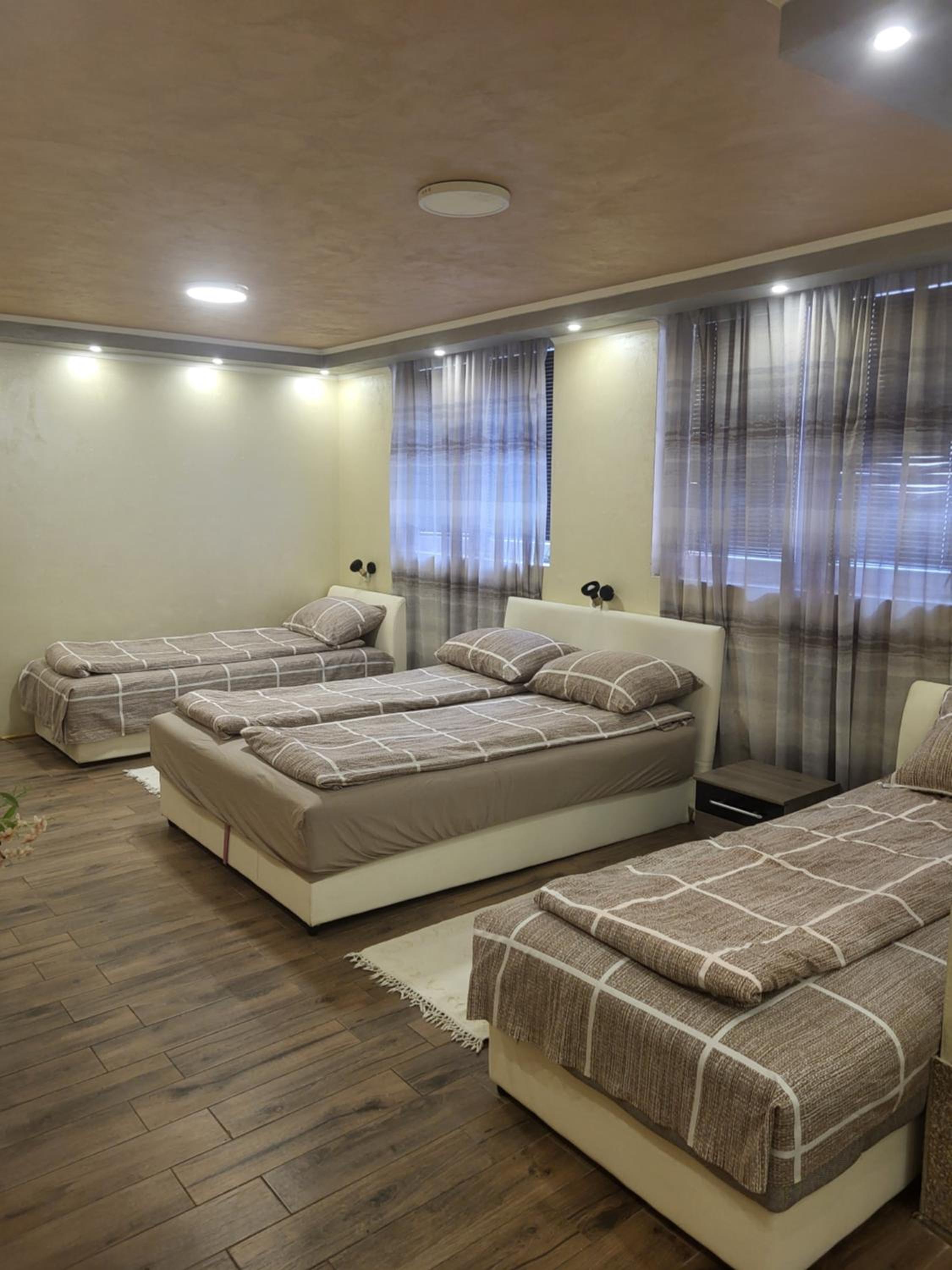 Deluxe Family Room