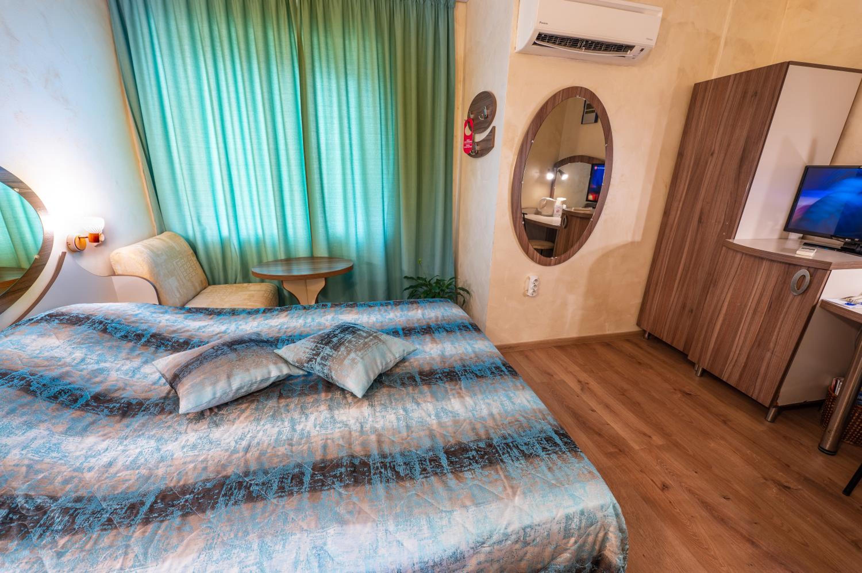 Standard Double Room - Photo 32
