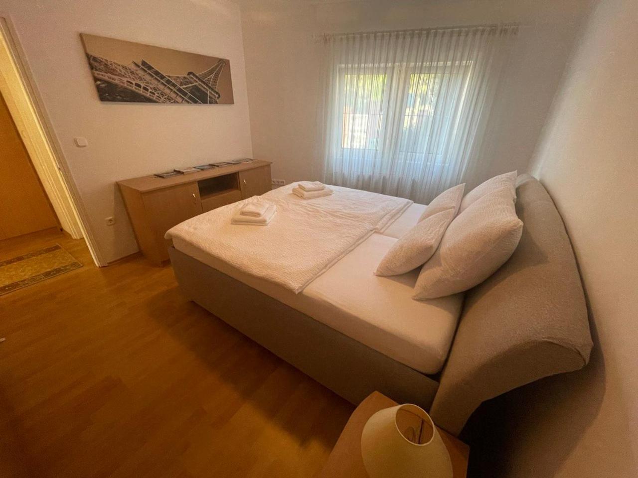 One-Bedroom House photo 2