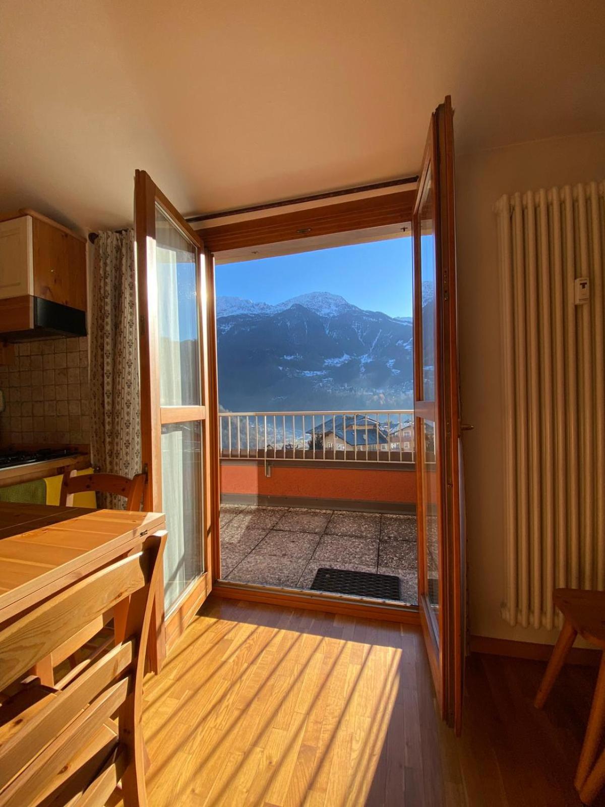 One-Bedroom Apartment with Terrace photo 3