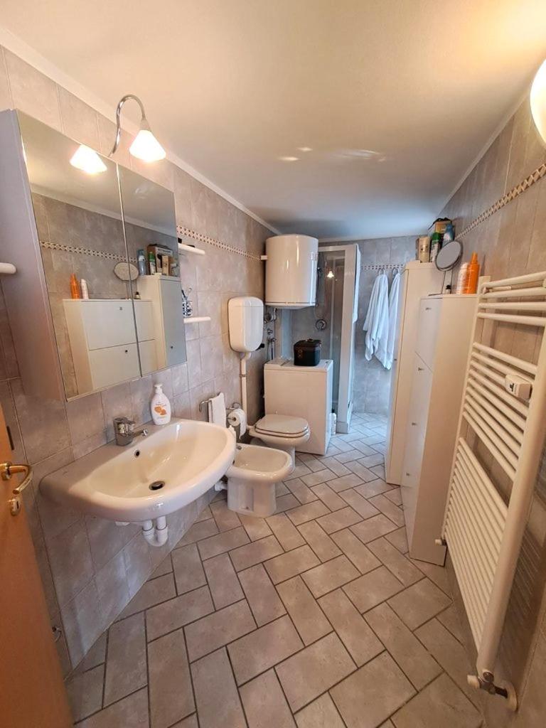 One-Bedroom Apartment with Terrace photo 2