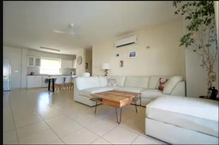 Three-Bedroom Premium Apartment with Balcony photo 1