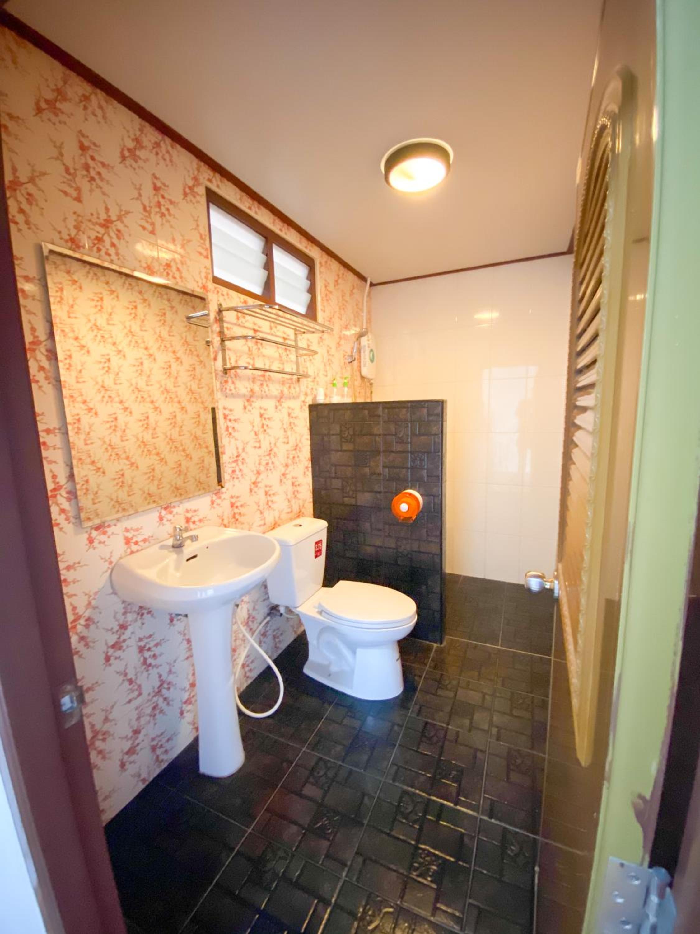 Standard Queen Room photo 3