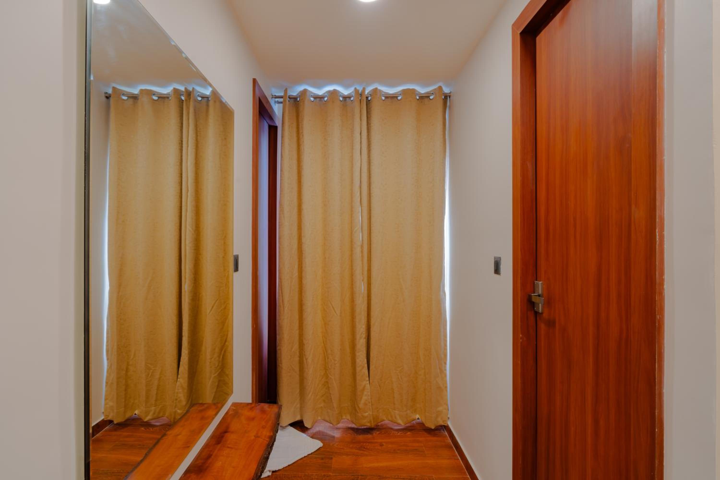 Family Room - Photo 6